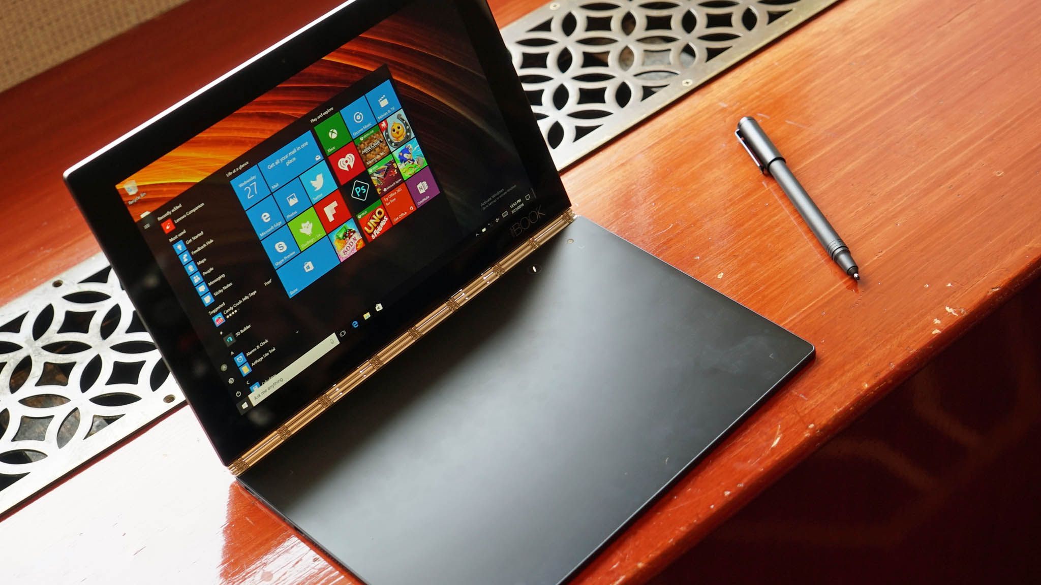 【ジャンク】Lenovo Yogabook with Windows xvTEXT8vnCrW2anwvhq6dS.jpg