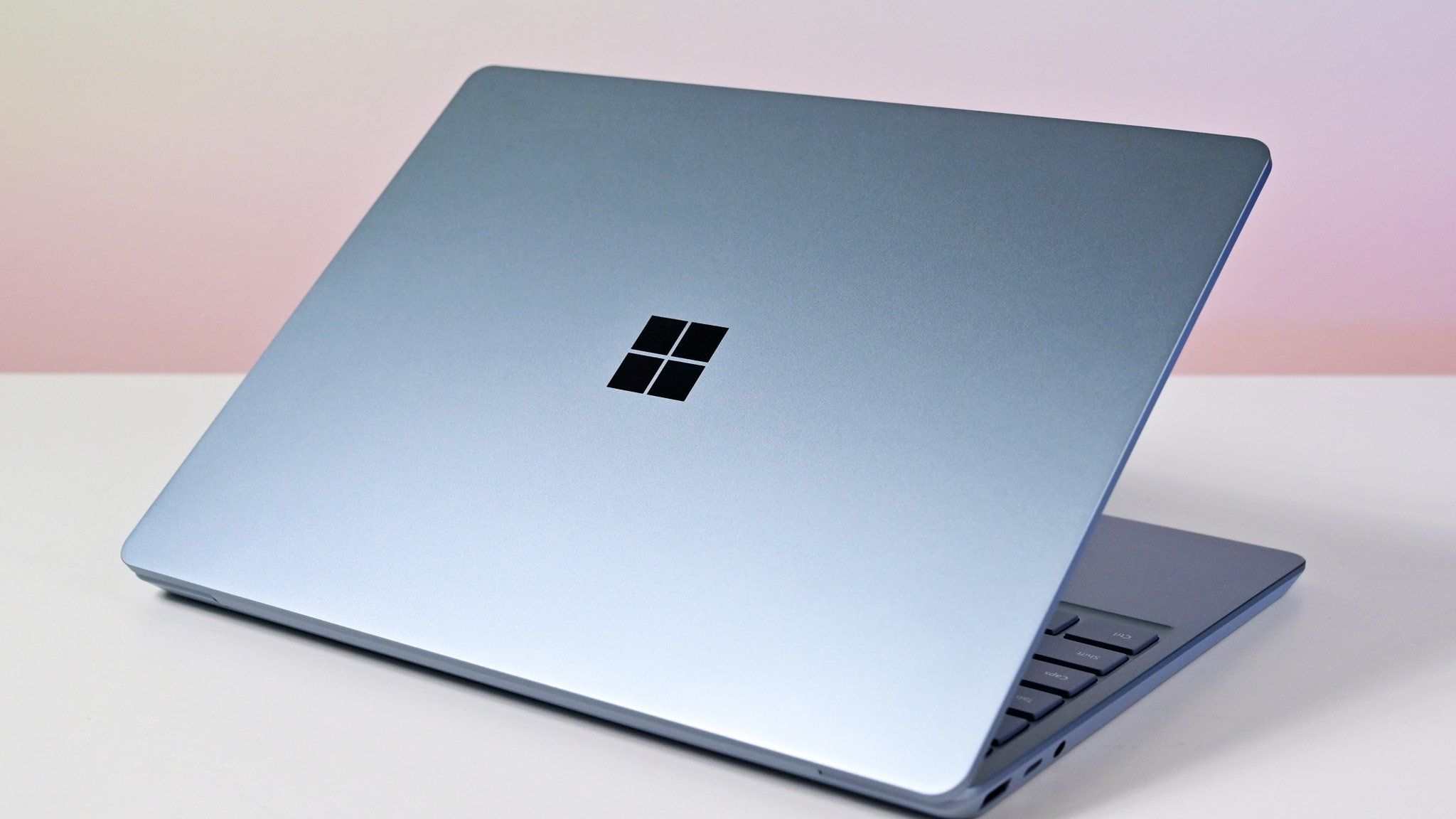 surface go3 sd500gb増加 The Microsoft Surface Go 3 | Short Comparison of 4GB vs 8GB