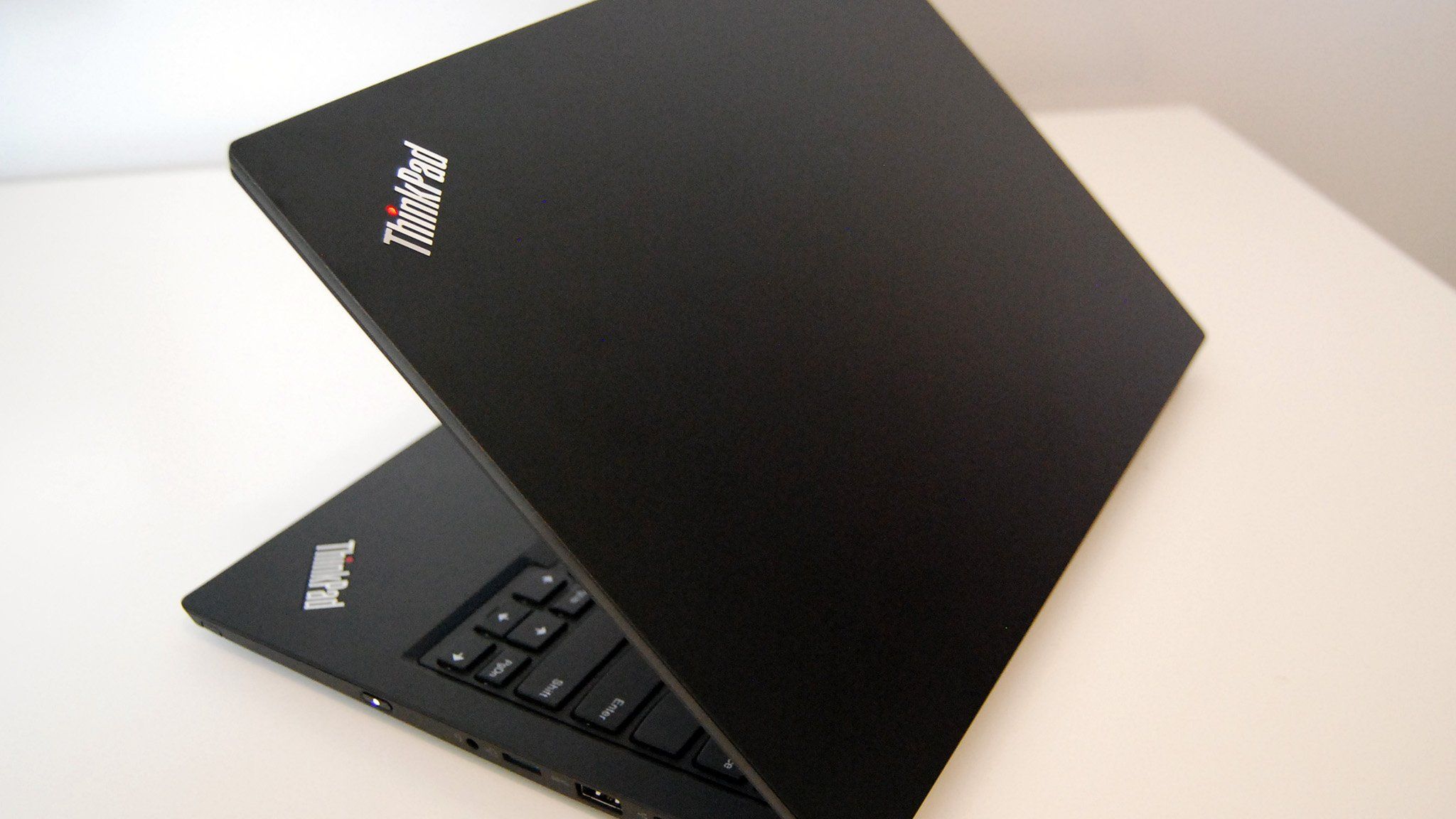 外見だけ Lenovo ThinkPad L380 レノボ ThinkPad L380の実機レビュー