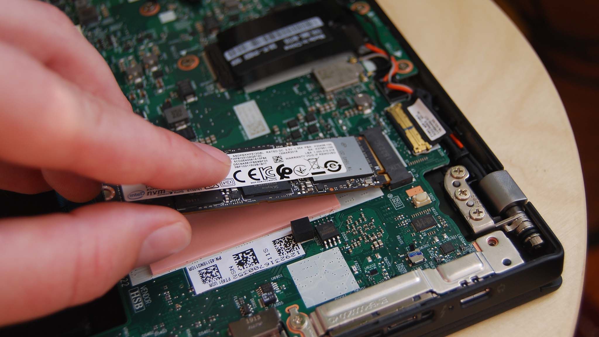 Thinkpad T490s (Corei7 16G, 512G, 英語配列)