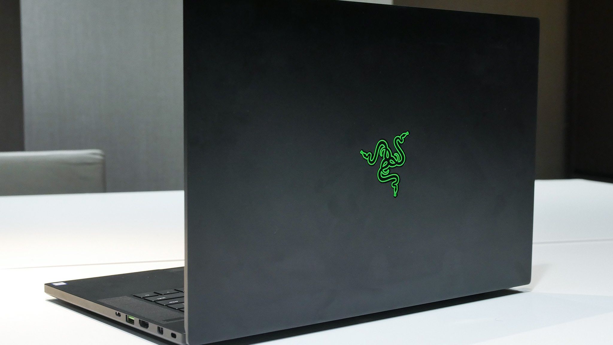 家具 Razer Blade 15 Blade_15__2023__Render__3_.png