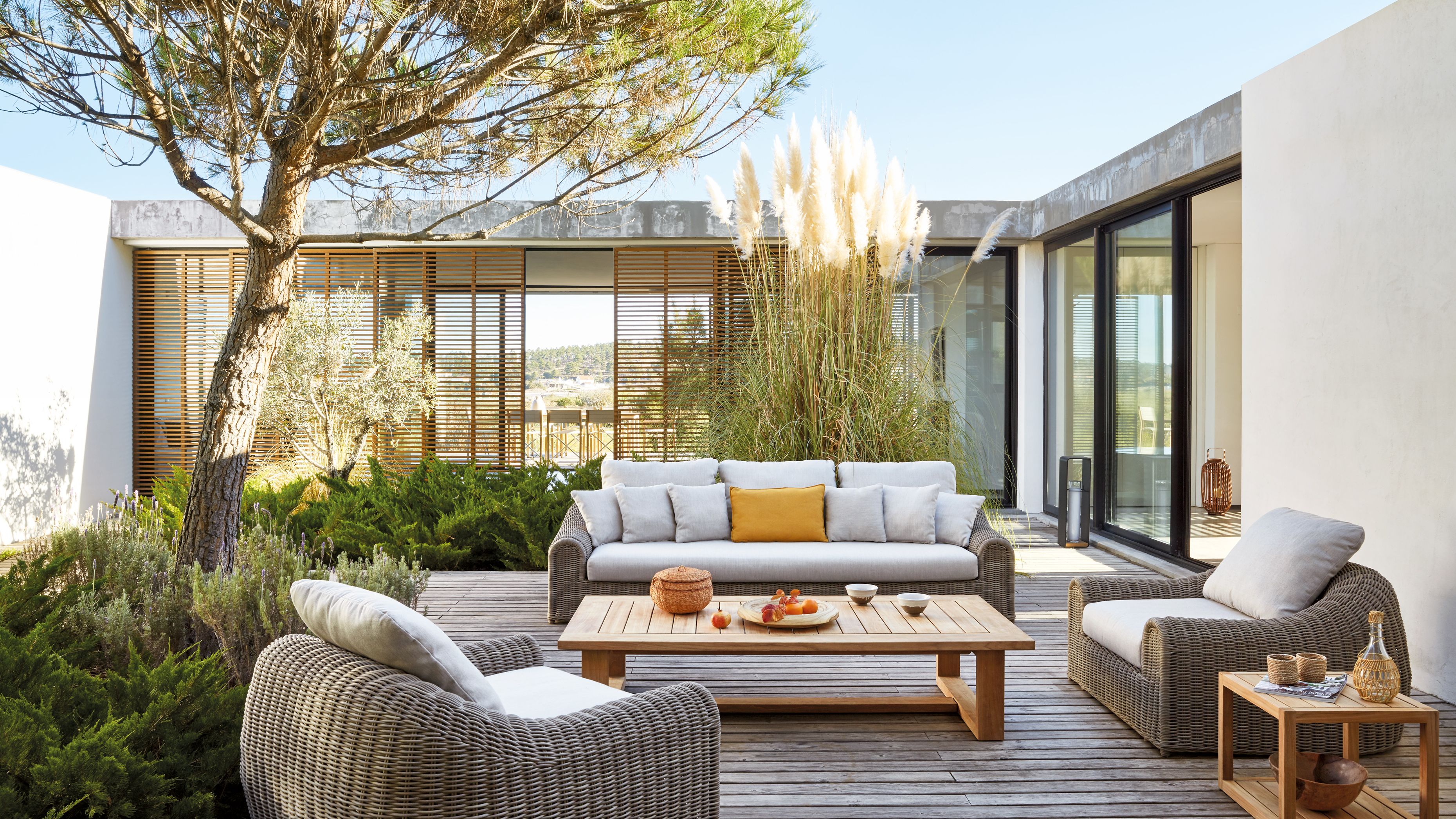 Why Patio Furniture is Becoming a Must-Have for Modern Outdoor Living