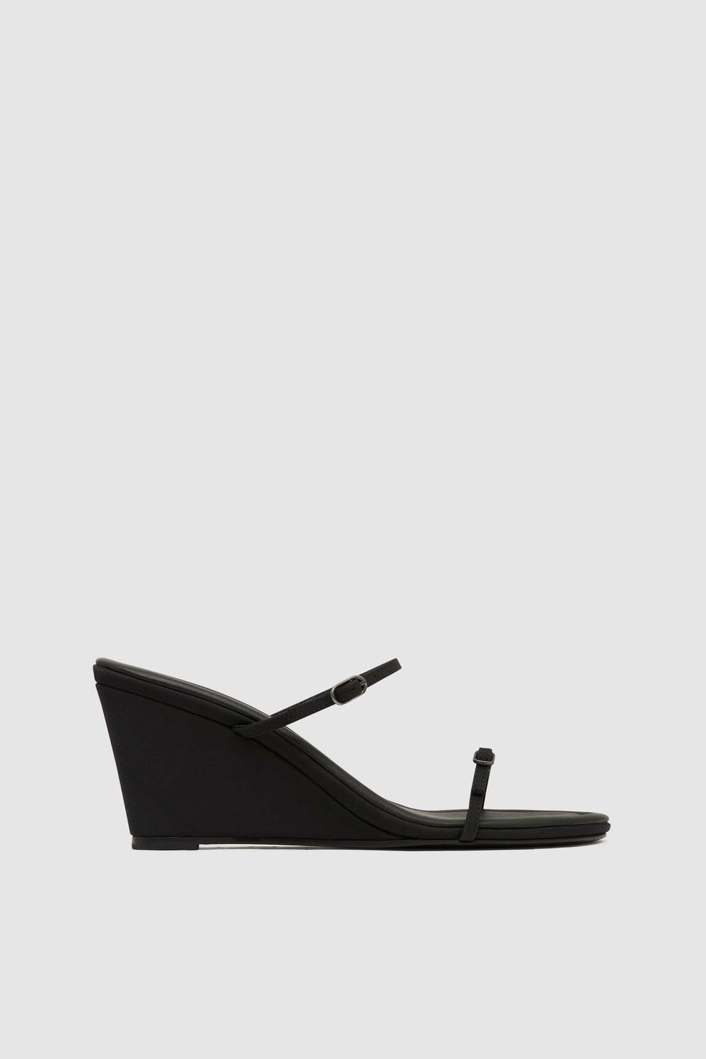 Petit Belt Detail Wedge - Black