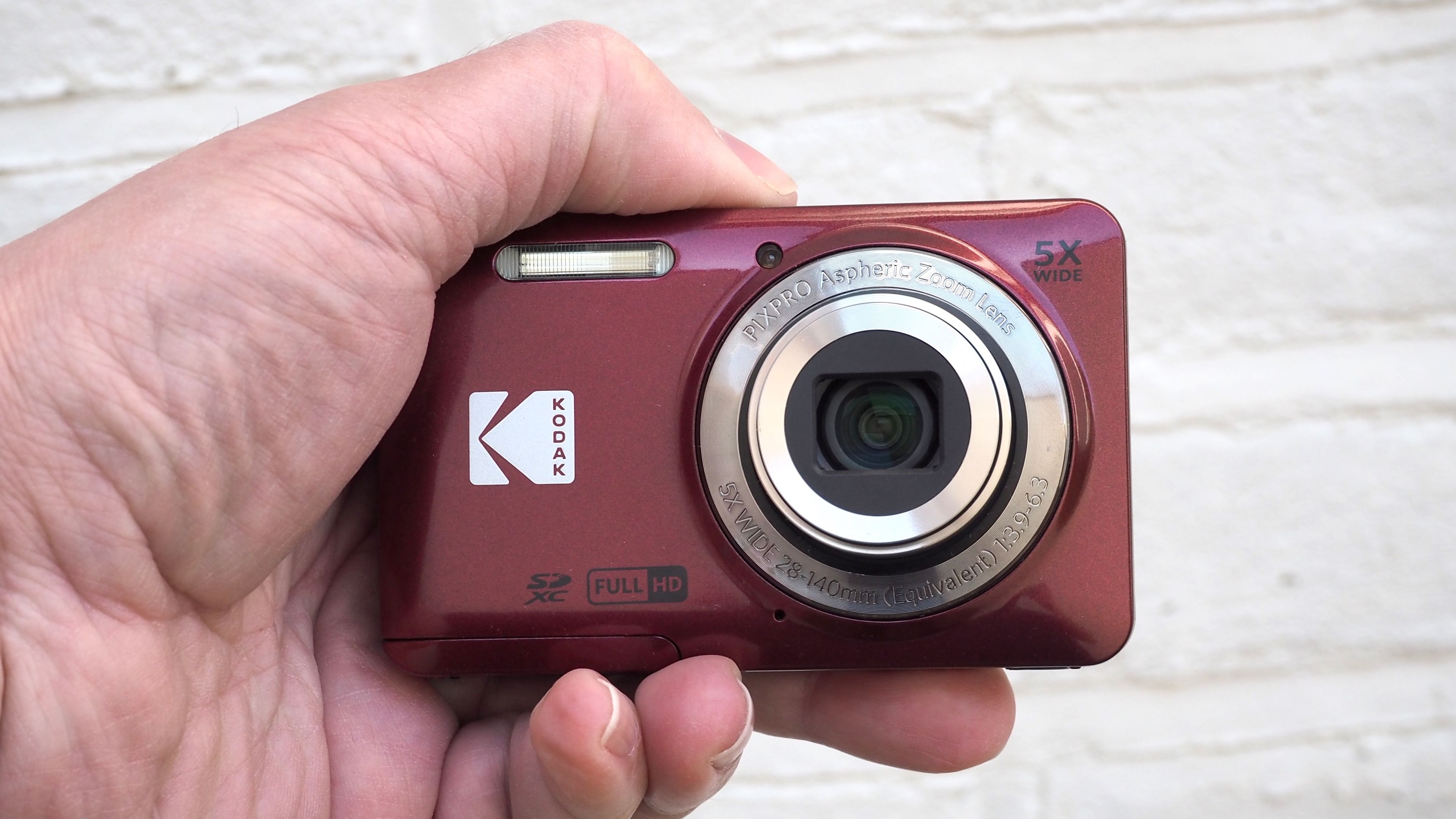 Kodak PIXPRO FZ55 point and shoot compact camera