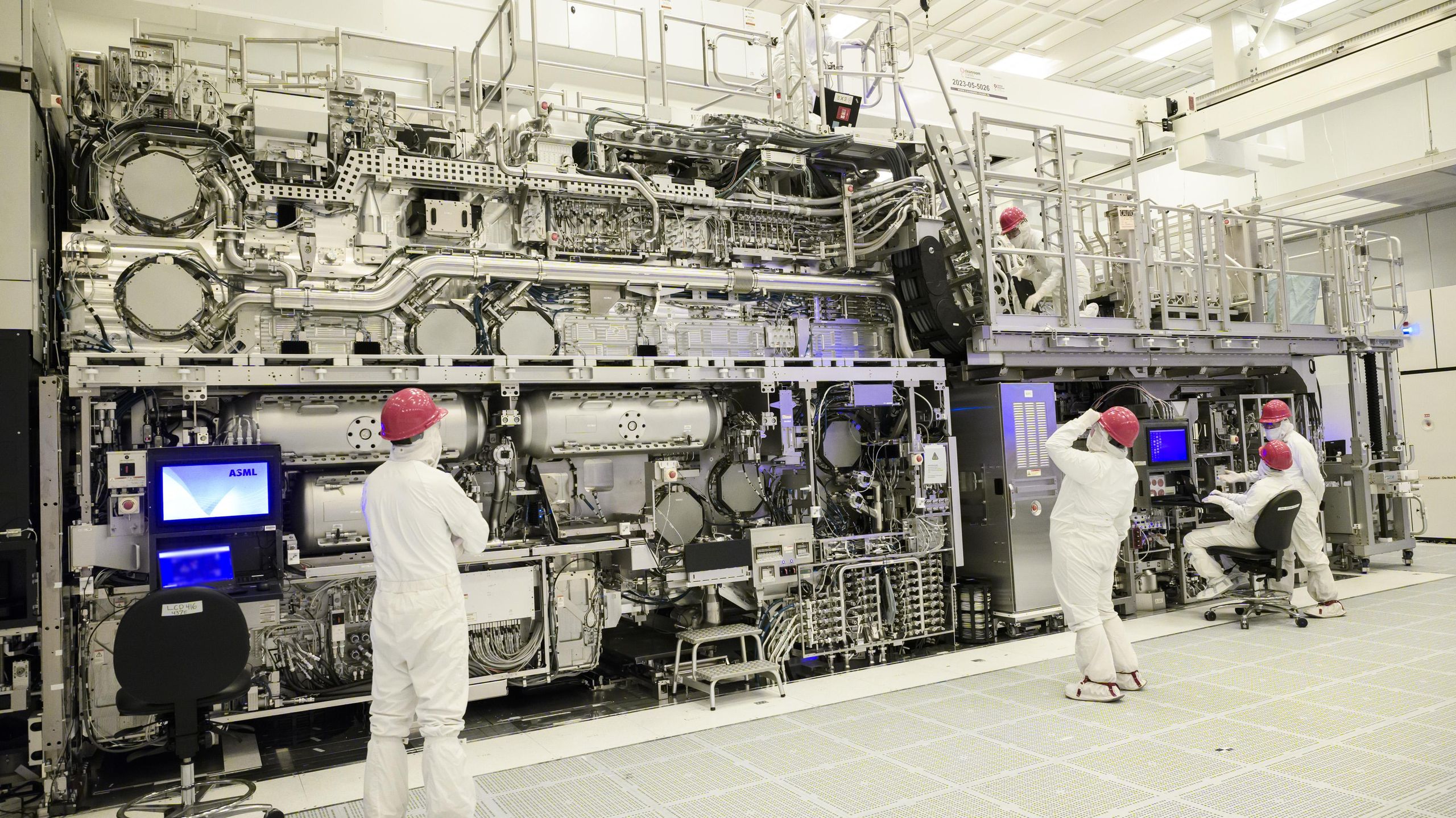 Intel completes assembly of first commercial High-NA EUV