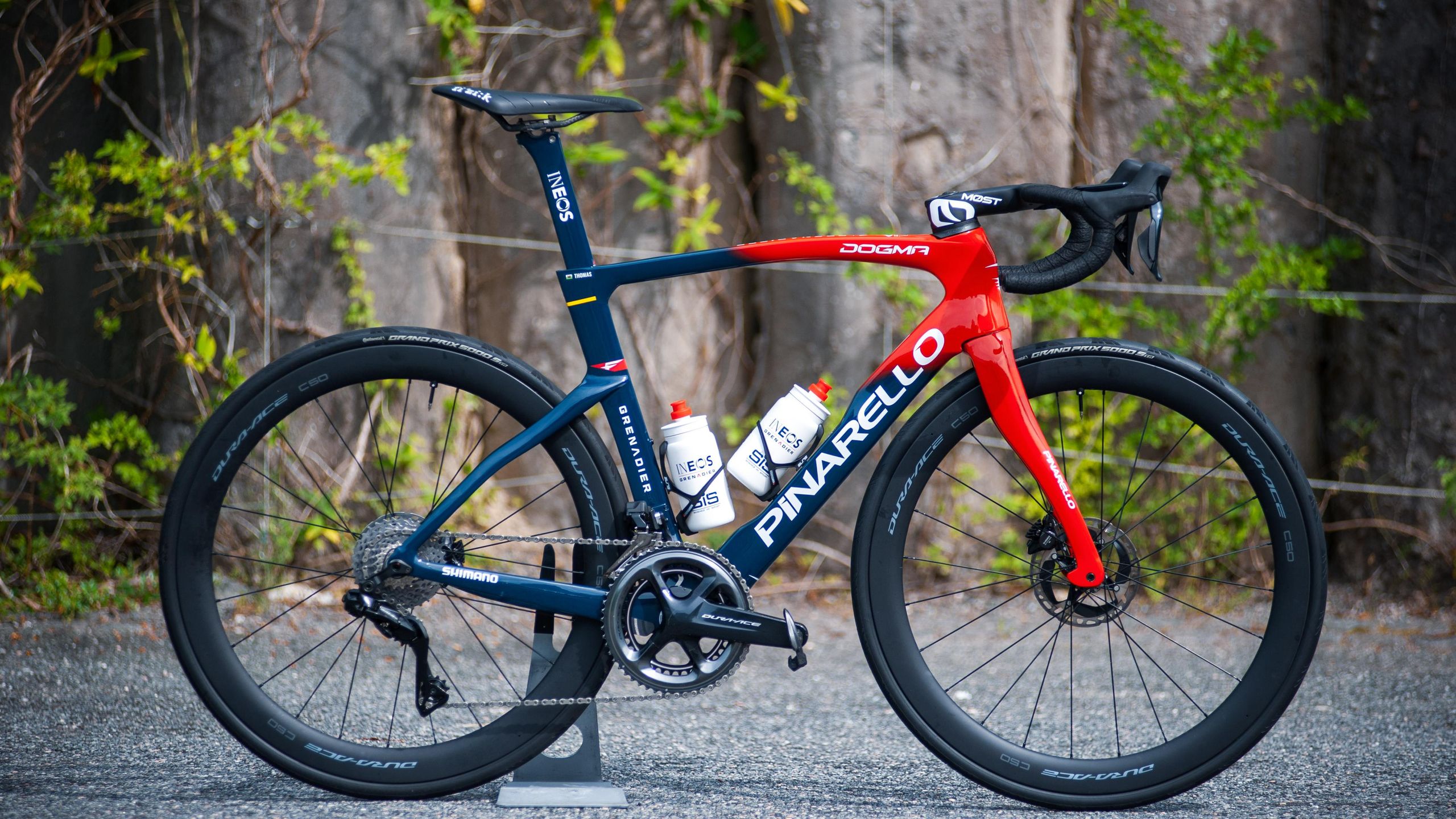 トムトム8号　Pinarello 2021 BORA WTO45 A detailed look at Geraint Thomas' Pinarello Dogma F at the Tour