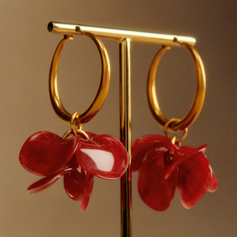 S&amp;eacute;zane, red flower earrings