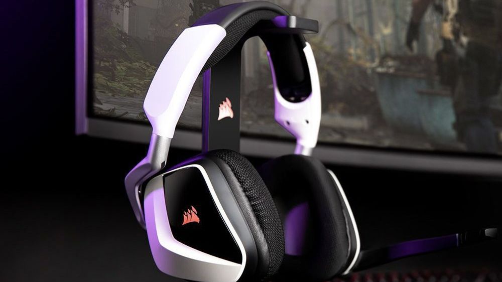Combine the Corsair Void RGB Elite headset and the ST100 RGB stand