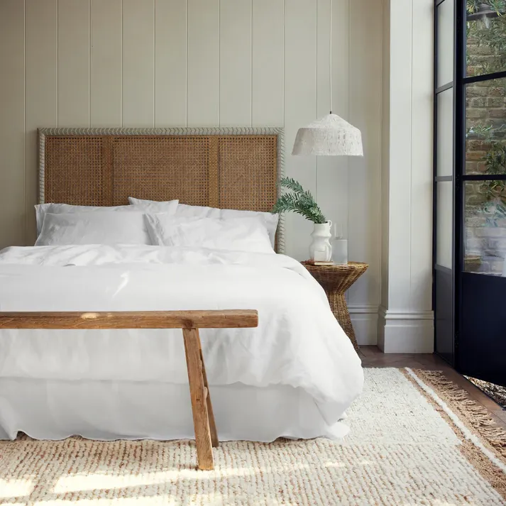 Piglet in Bed, 100% Linen Duvet Cover in King