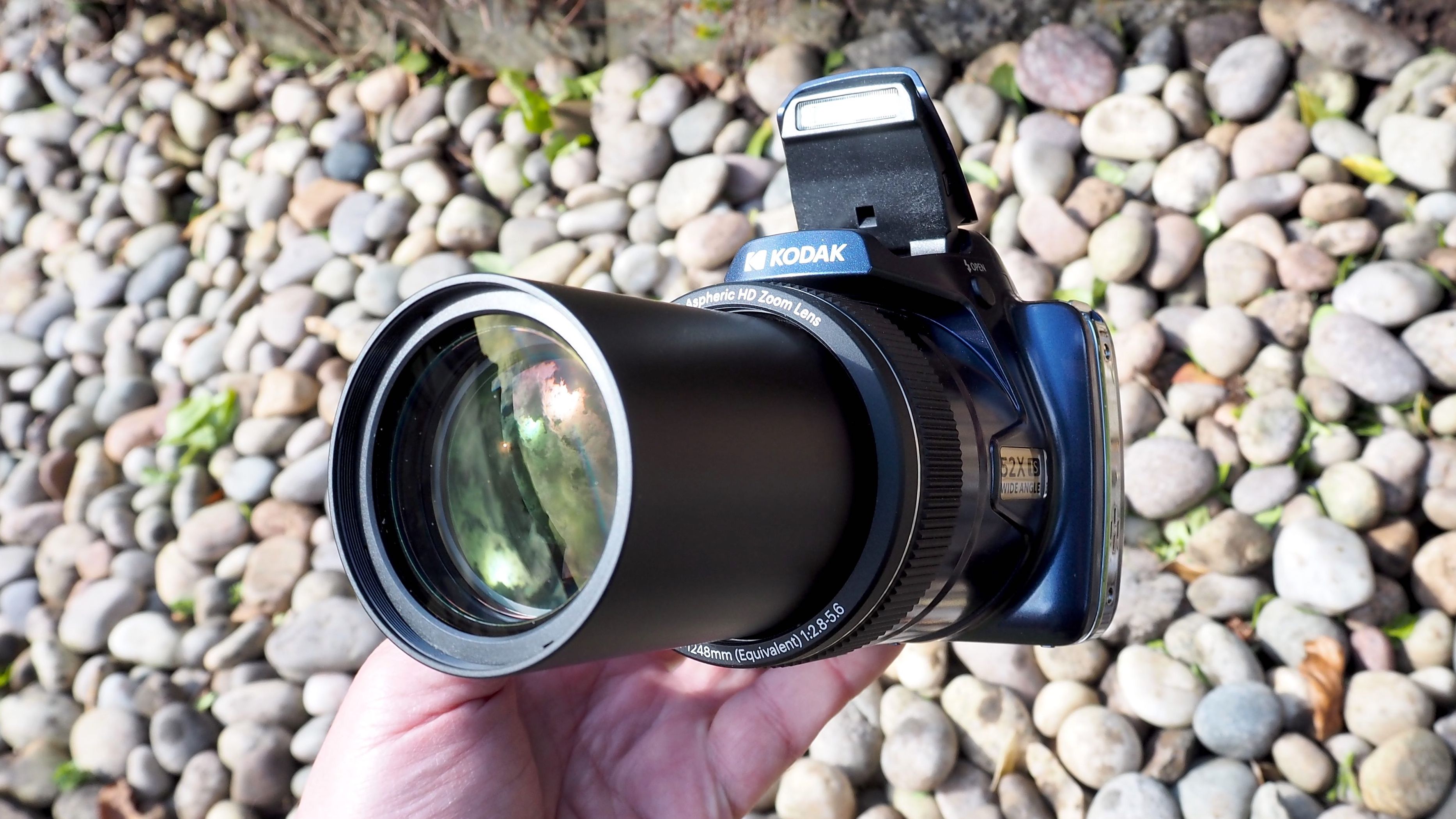 Kodak PIXPRO AZ528 superzoom digital camera