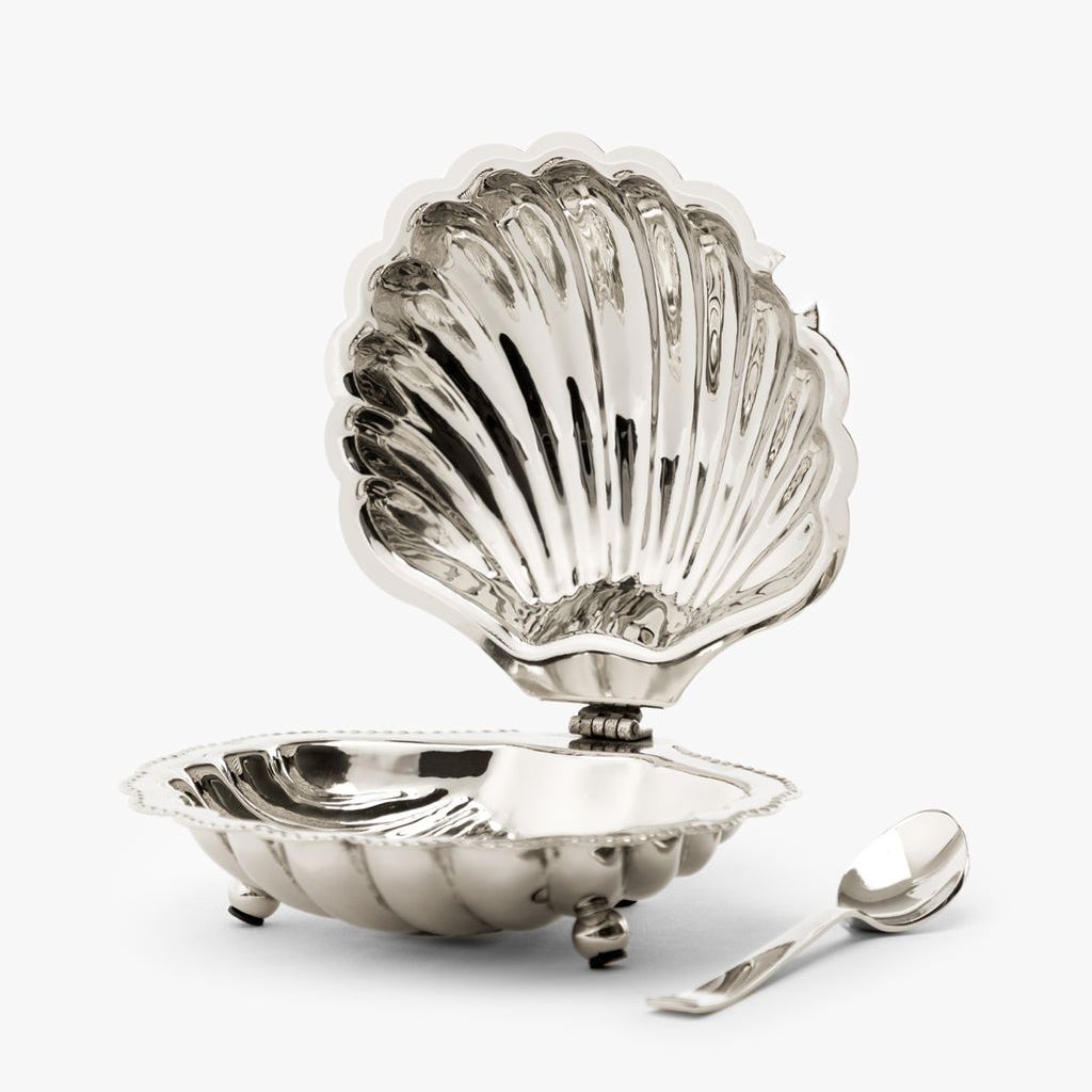 Clam Shell Serving Dish With Spoon