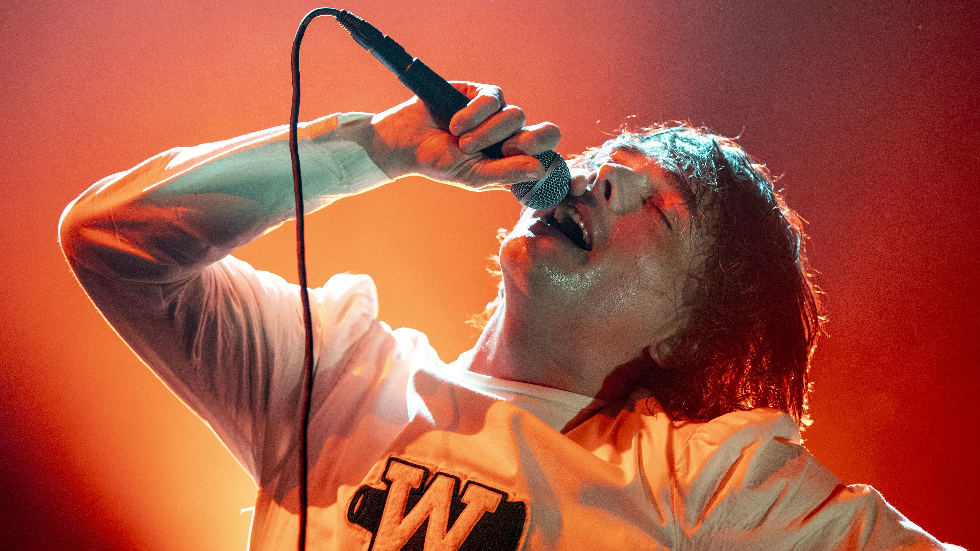 Inglewood, CA - October 11: My Chemical Romance lead vocalist Gerard Way performs at the Kia Forum in Inglewood, Tuesday, Oct. 11, 2022. (Allen J. Schaben / Los Angeles Times via Getty Images)