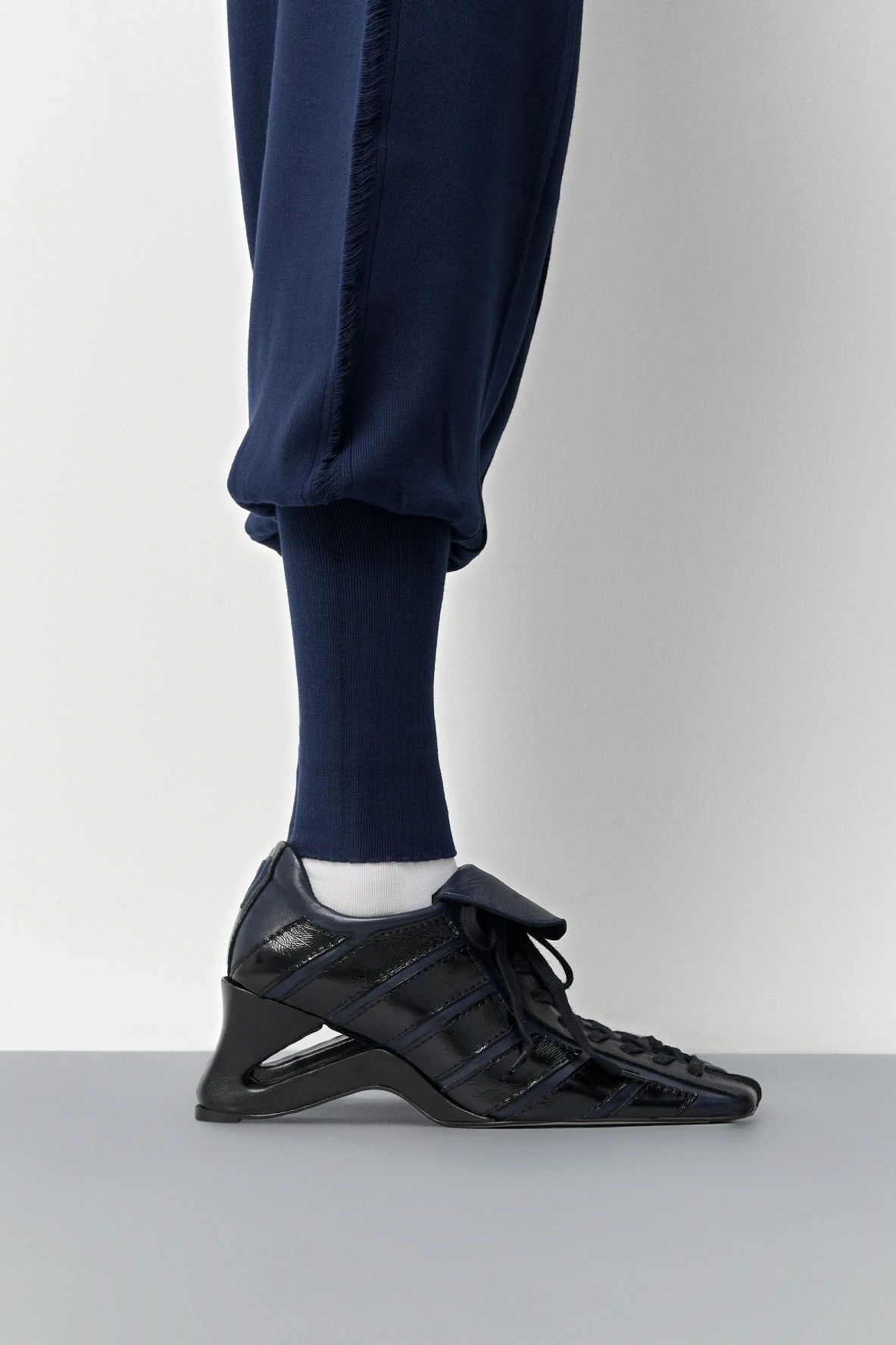 Noura Sneakers - Navy Black Leather