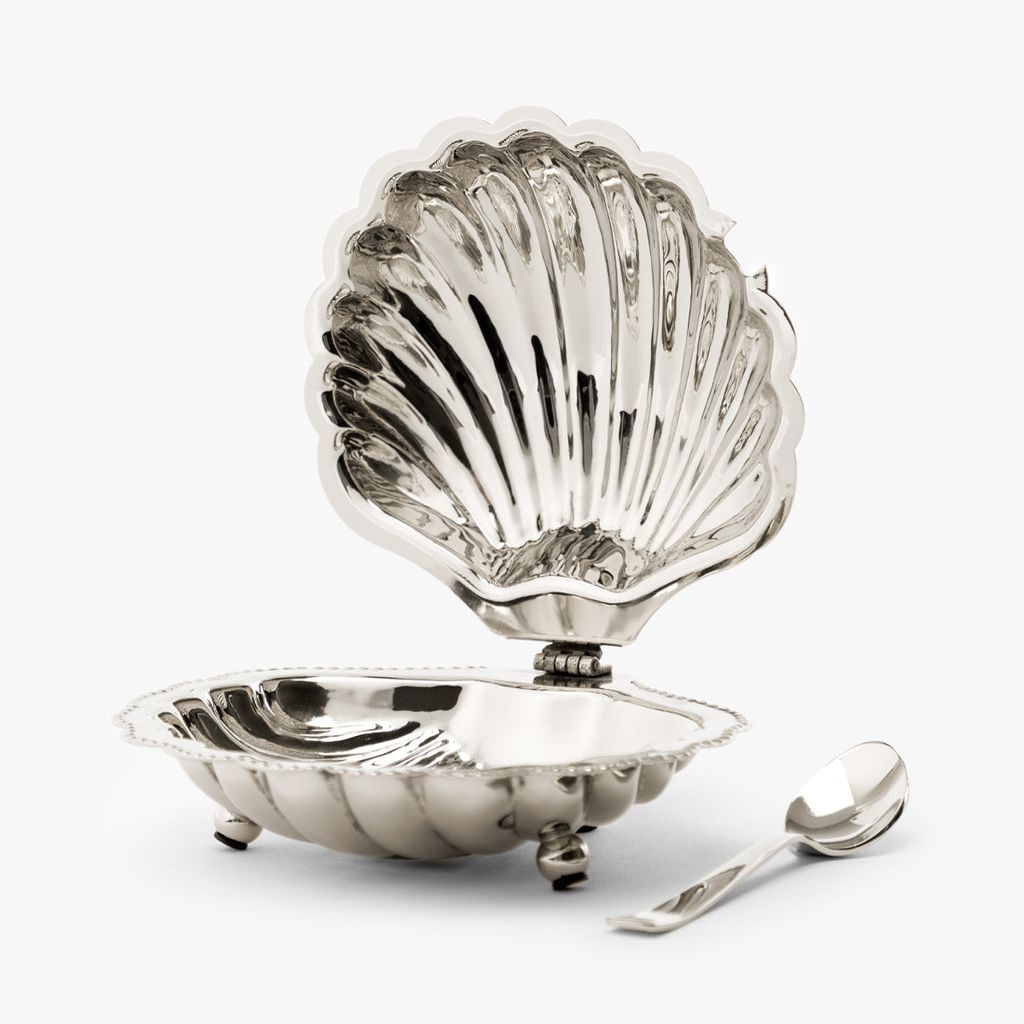 Clam Shell Serving Dish With Spoon