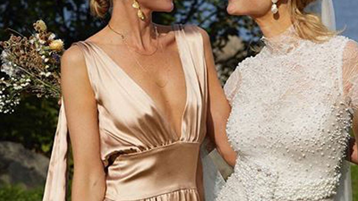 princess polly baby blue dress Vera Wang Goes RED for Spring Wedding Dresses – The Big Fat Indian Wedding main image 0