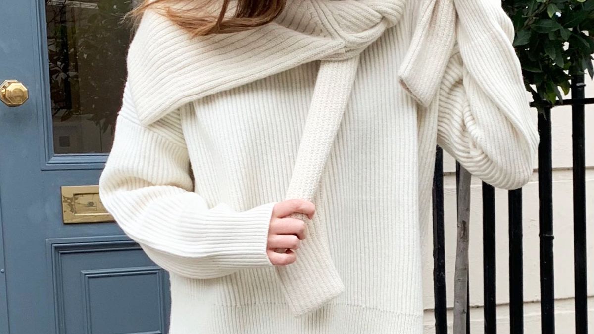 matching-scarves-and-jumpers-