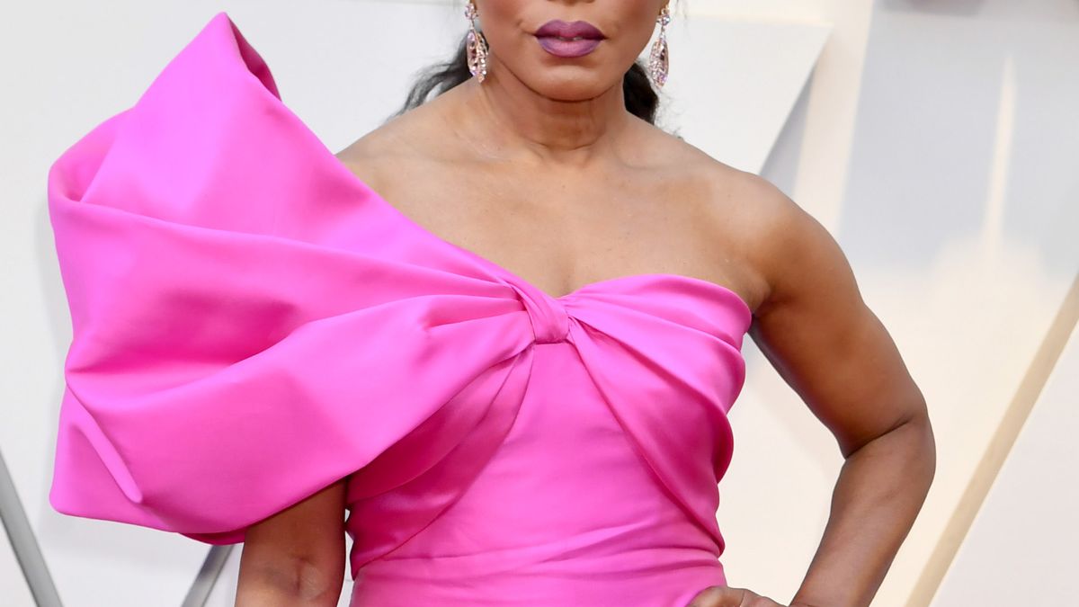 sarah paulson pink dress Sarah Paulson had the outfit of the week at the Oceans 8 UK premiere