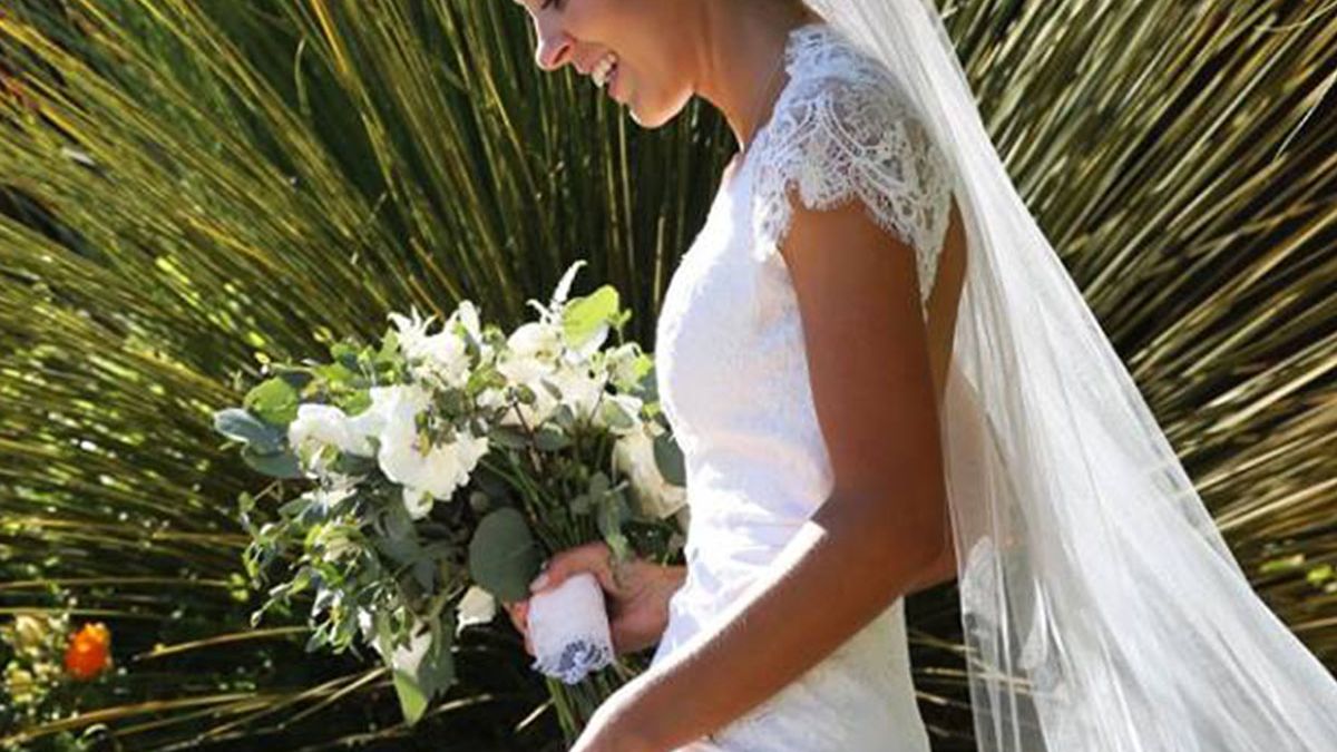 20 Affordable Wedding Dresses That Look So Expensive | Who What Wear 20 Affordable Wedding Dresses That Look So Expensive | Who What Wear