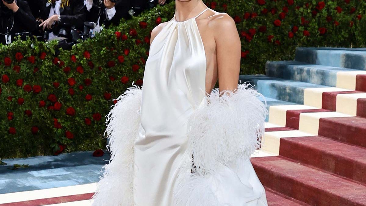 Hailey Bieber Basically Wore a Wedding Dress to the Met Gala | Who What Wear