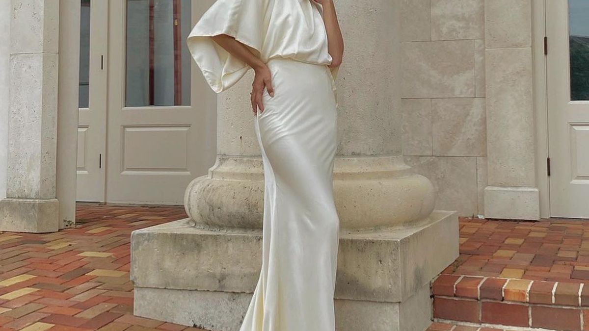 bridesmaid dresses coral pink S Soft Coral Halter V-Neck Chiffon Bridesmaid Maxi Dress main image 0