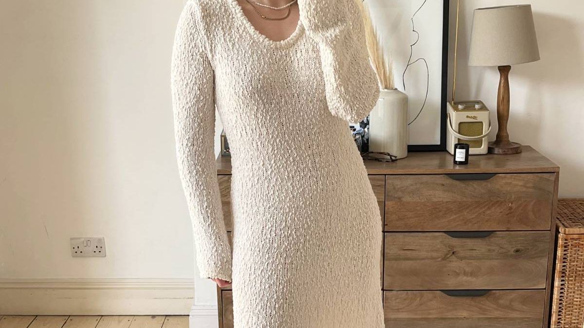 【新品未使用】HILARY – TWISTED FRONT WOOL DRESS 新品未使用】HILARY – TWISTED FRONT WOOL DRESS