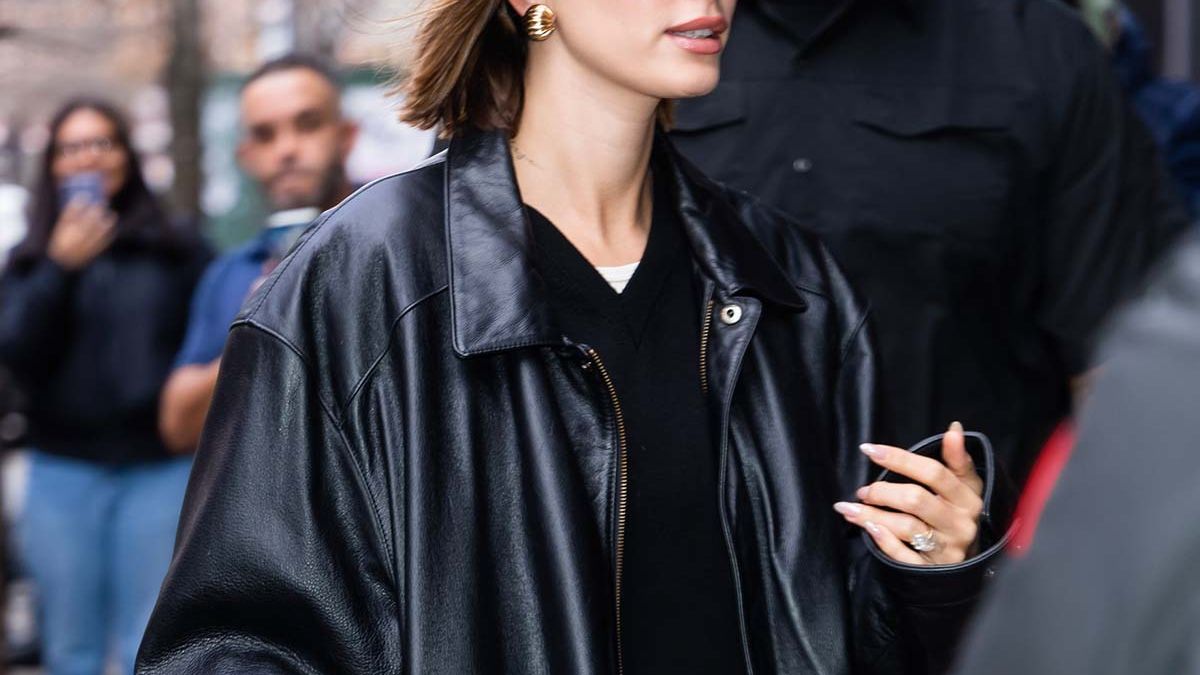 Hailey Bieber着用 ISABEL MARANT オーバーサイズサロペ Hailey Bieber着用 ISABEL MARANT オーバーサイズサロペ