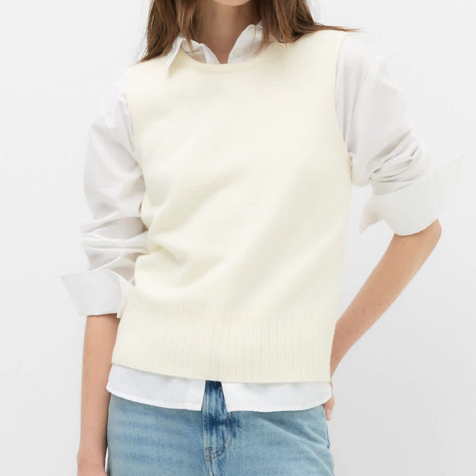Air-Yarn Crew Neck Knitted Vest
