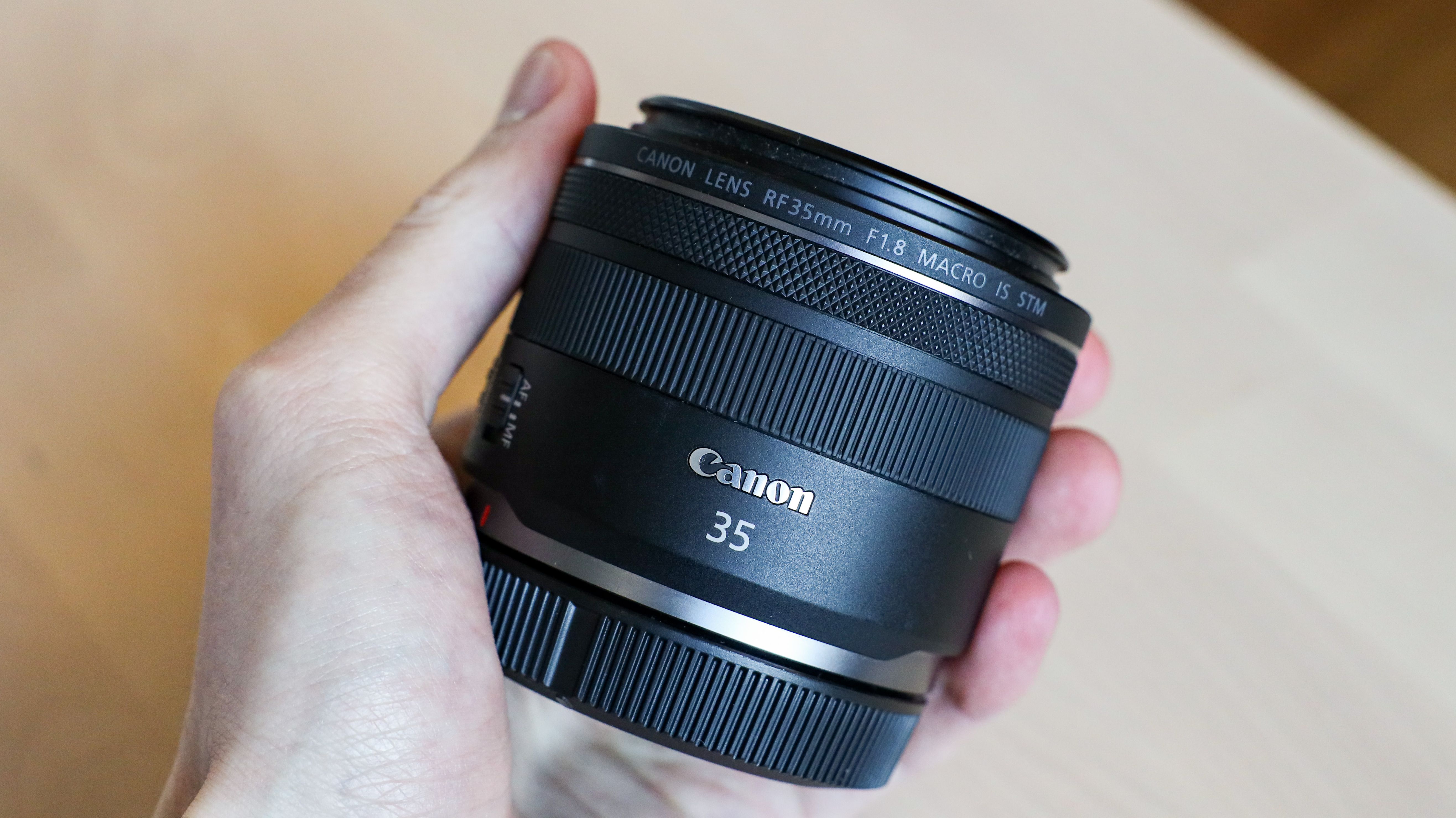 Canon RF 35mm f/1.8 Macro IS STM mirrorless camera lens