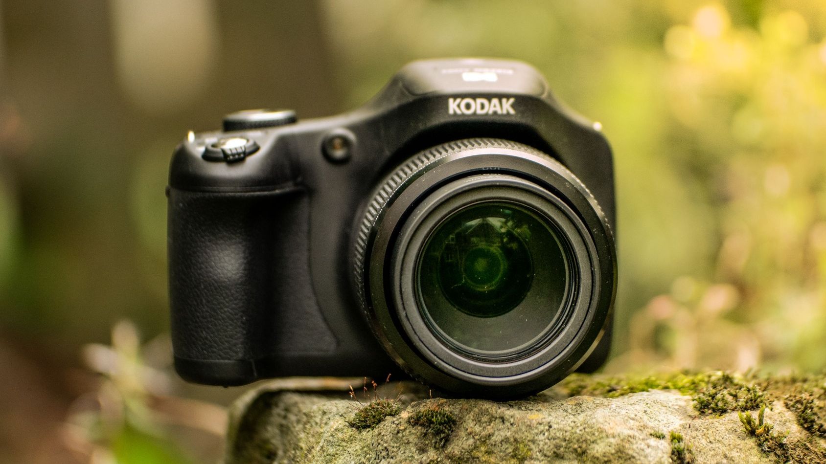 The Kodak AZ653 bridge camera outdoors