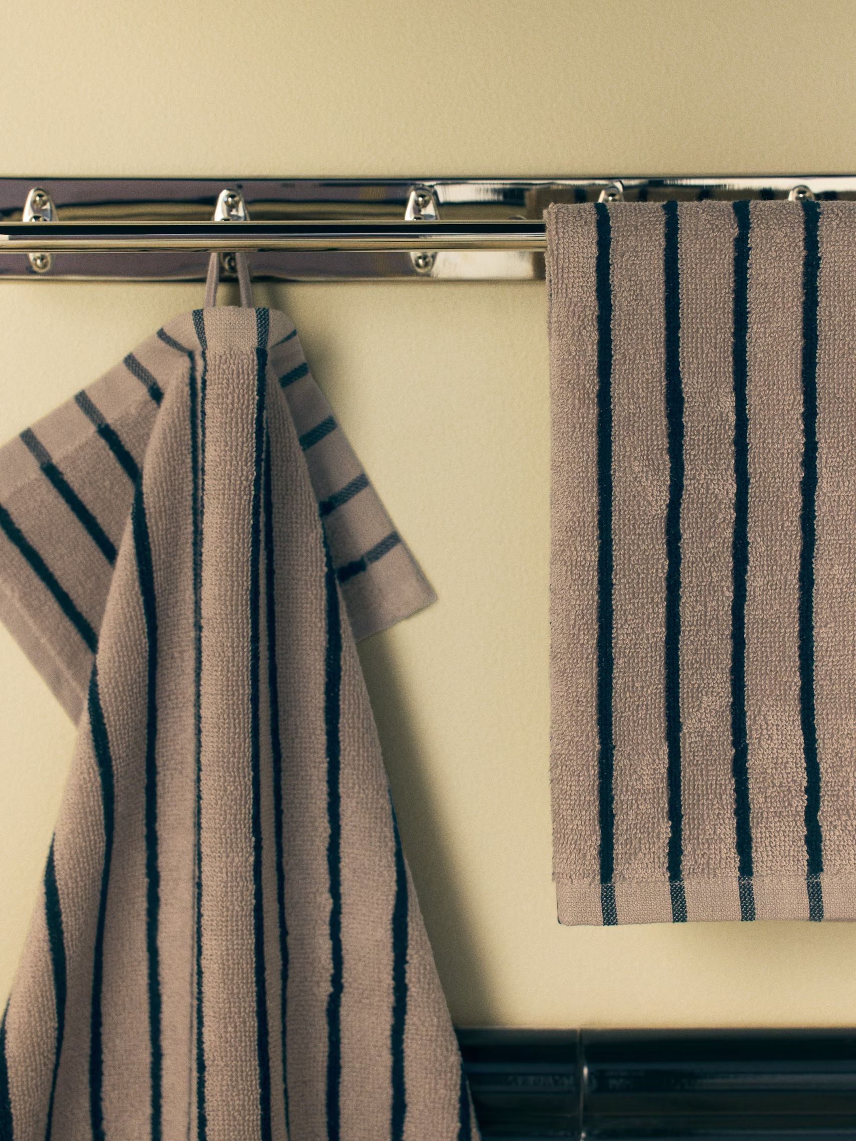 Mole/Striped Cotton Terry Guest Towel
