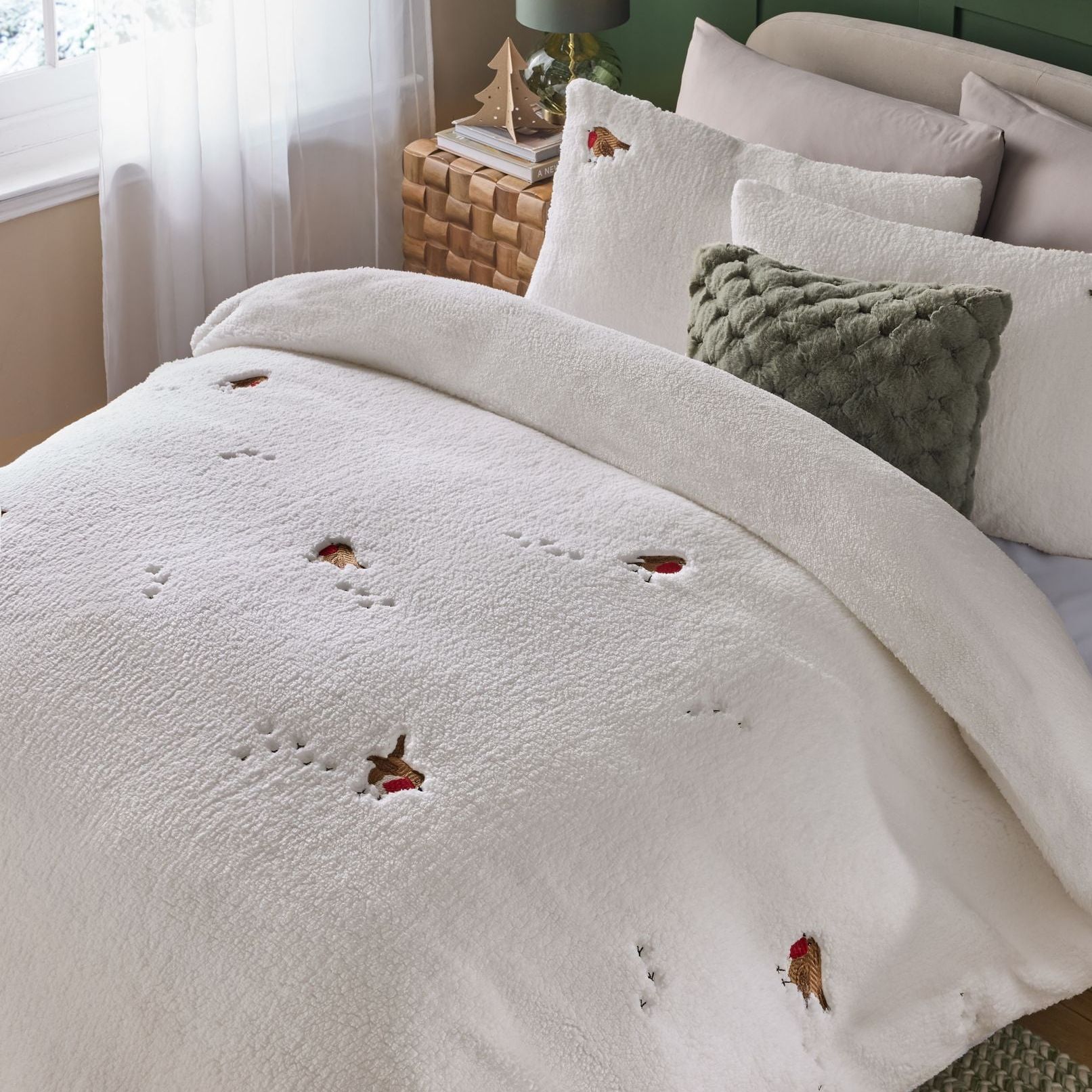 White Christmas Robin Fleece Duvet Cover and Pillowcase Set