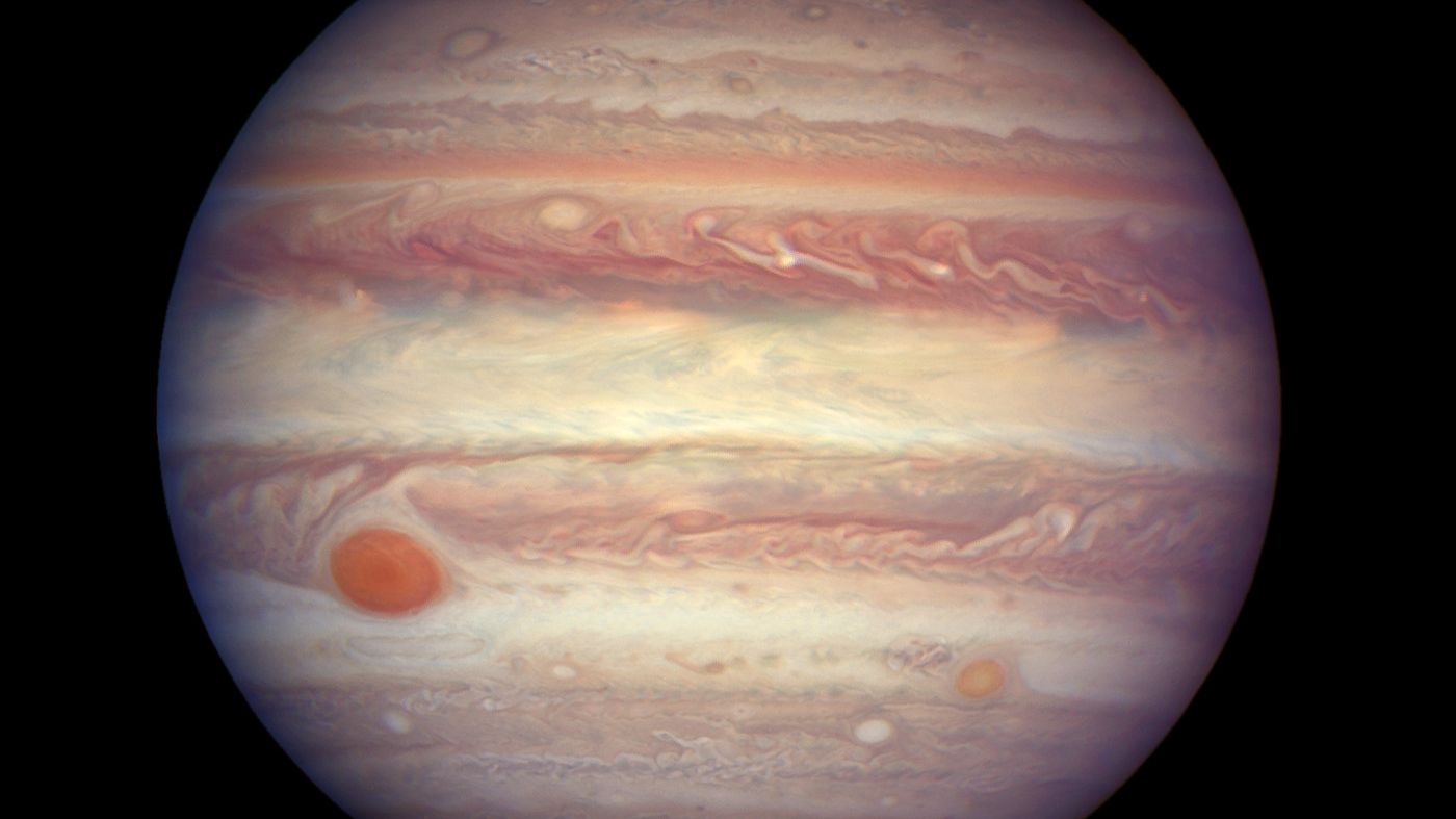 Close-Approaching Jupiter Dazzles in New Hubble Photo