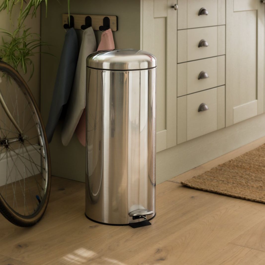 Awas 30 Liter Domed Paddle Bin - Silver
