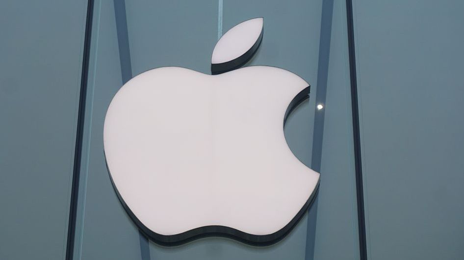 HANGZHOU, CHINA - DECEMBER 22, 2025 - An Apple store in Hangzhou, Zhejiang Province, China on December 22, 2025. (Photo credit should read CFOTO/Future Publishing via Getty Images)