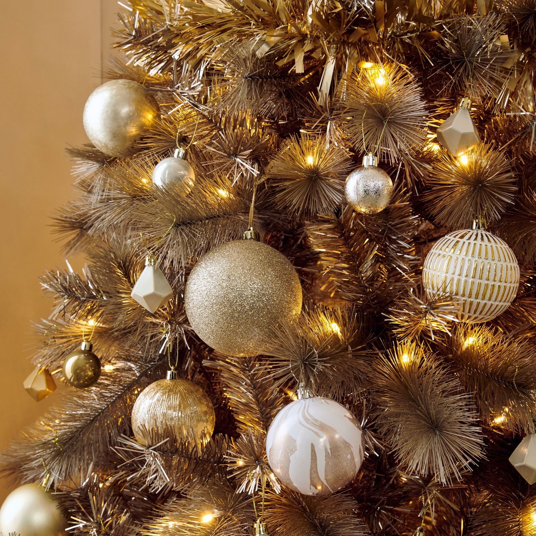 50 Pack Champagne Gold Mix Shatterproof Christmas Baubles