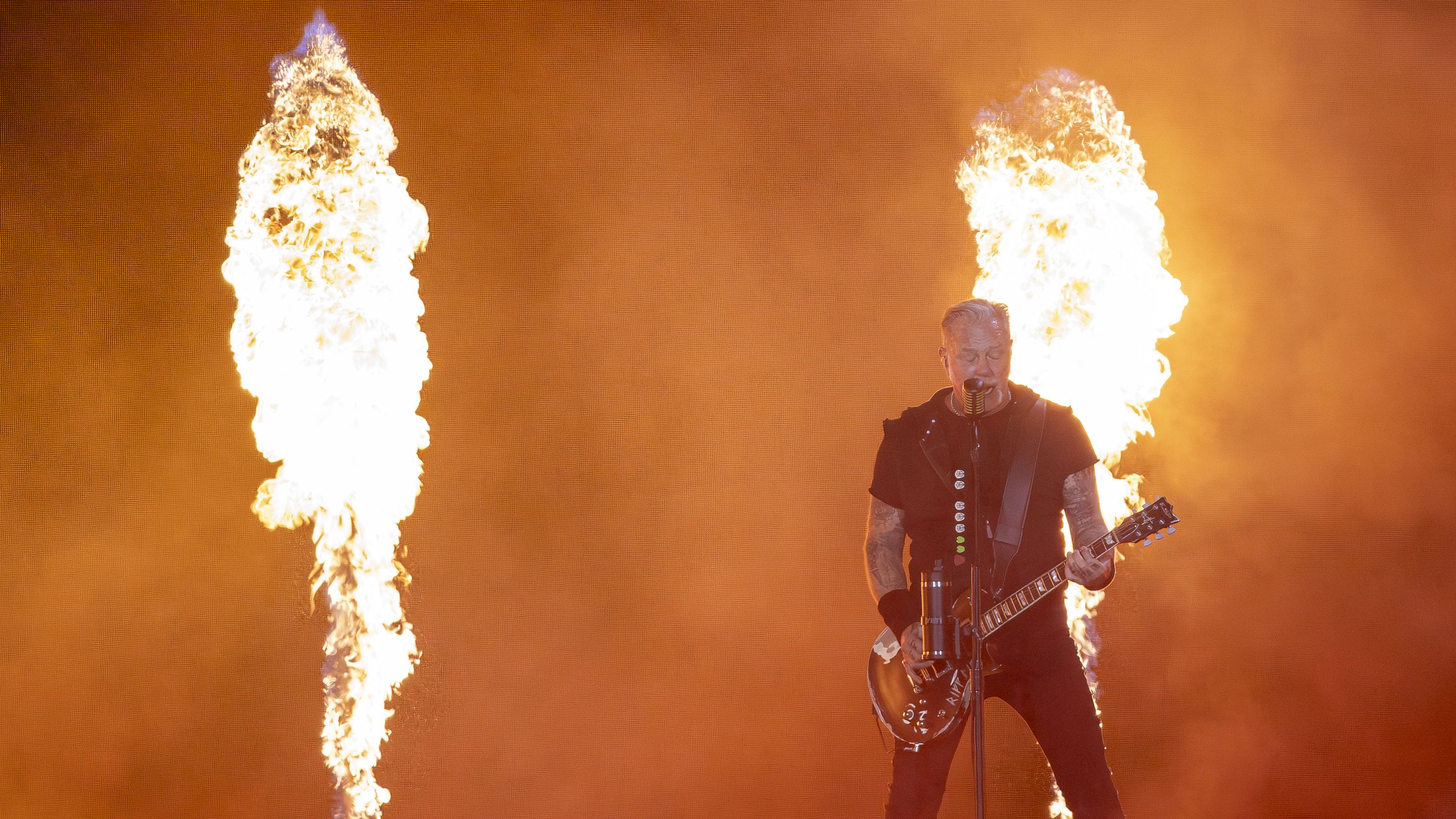MELBOURNE, AUSTRALIA - NOVEMBER 08: James Hetfield from Metallica performs at Marvel Stadium on November 08, 2025 in Melbourne, Australia. (Photo by Sam Tabone/Getty Images)