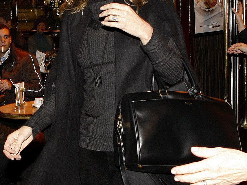 Kate Moss looks tres chic at her book signing in Paris | Marie