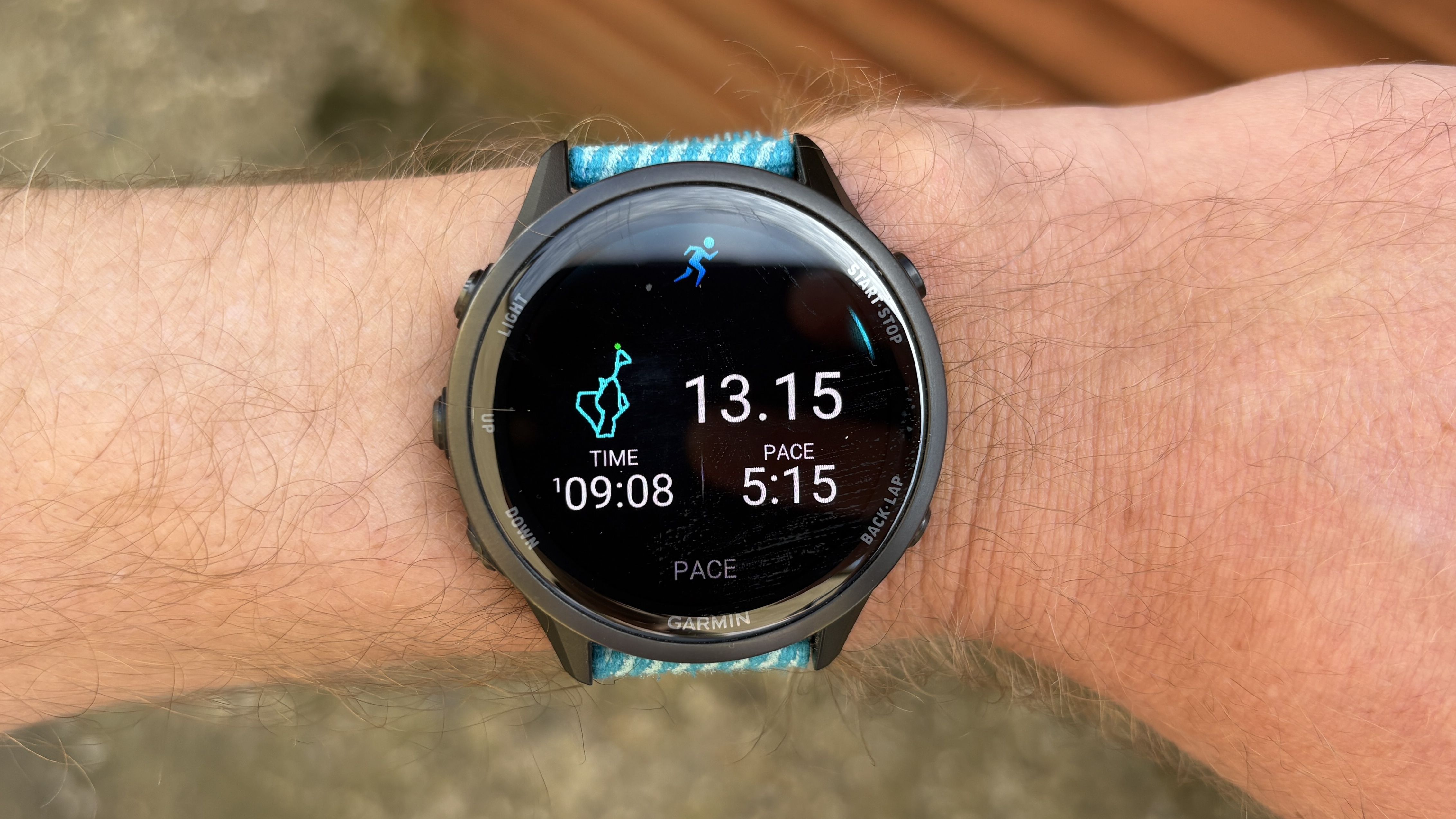 Apple Watch Ultra 3 vs Garmin Forerunner 970