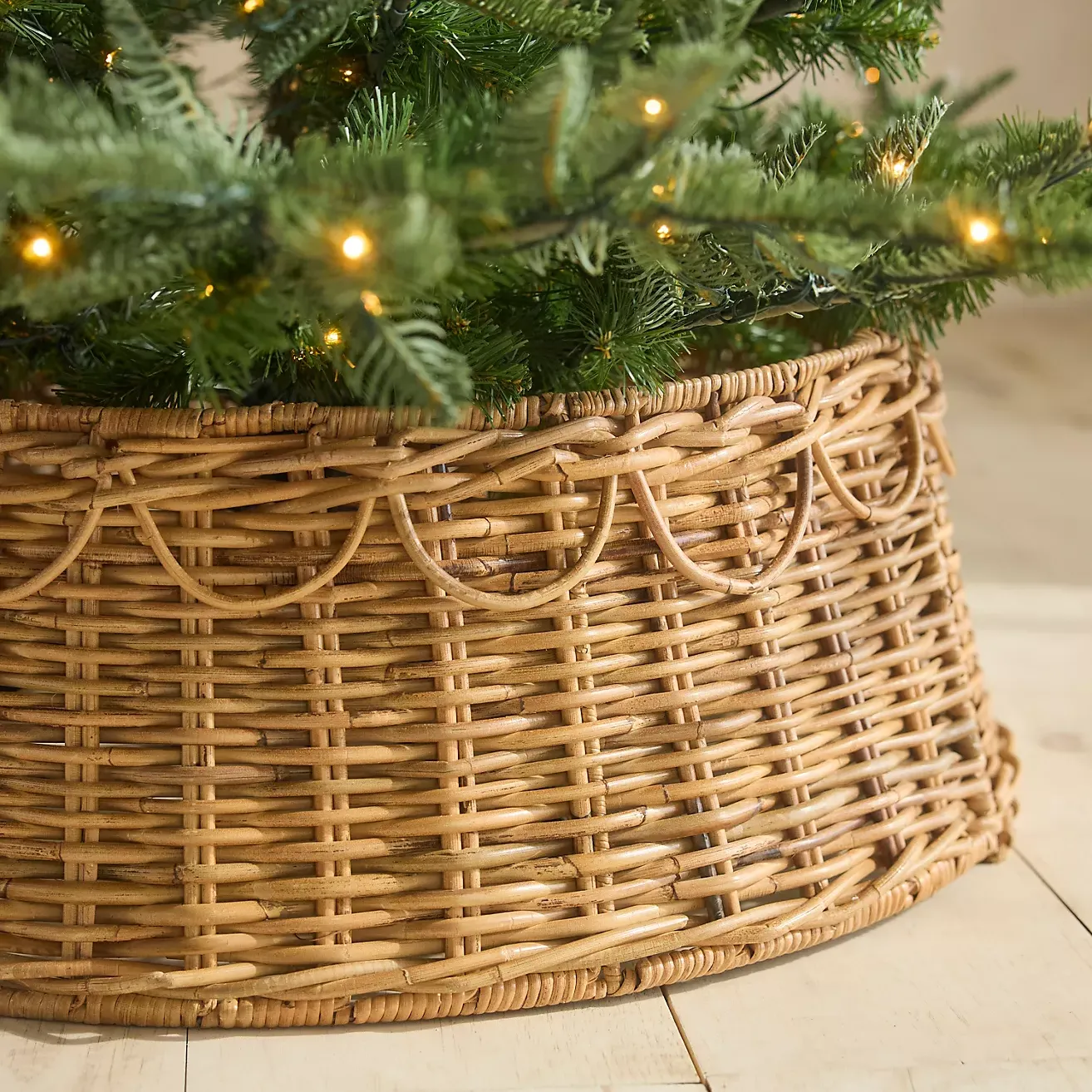 Scalloped Rattan Basket Tree Skirt