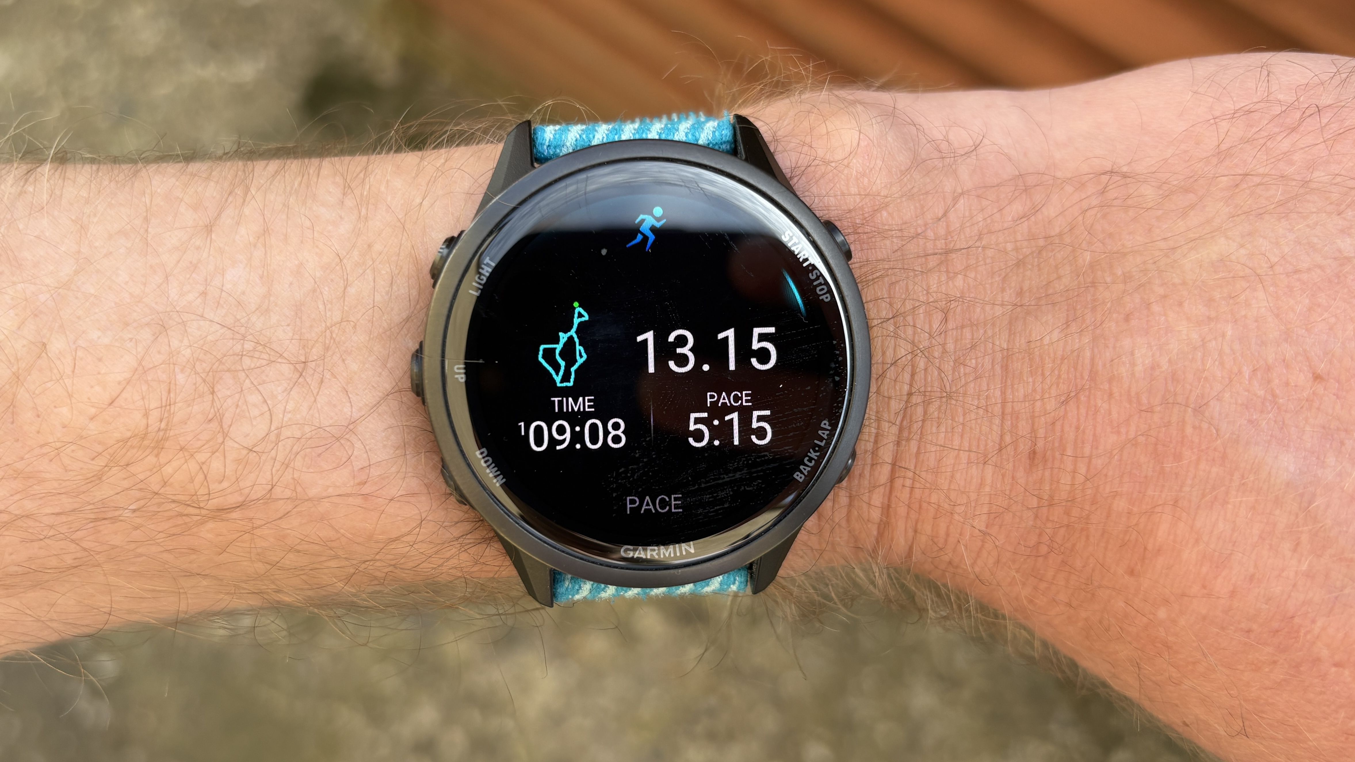 Apple Watch Ultra 3 vs Garmin Forerunner 970
