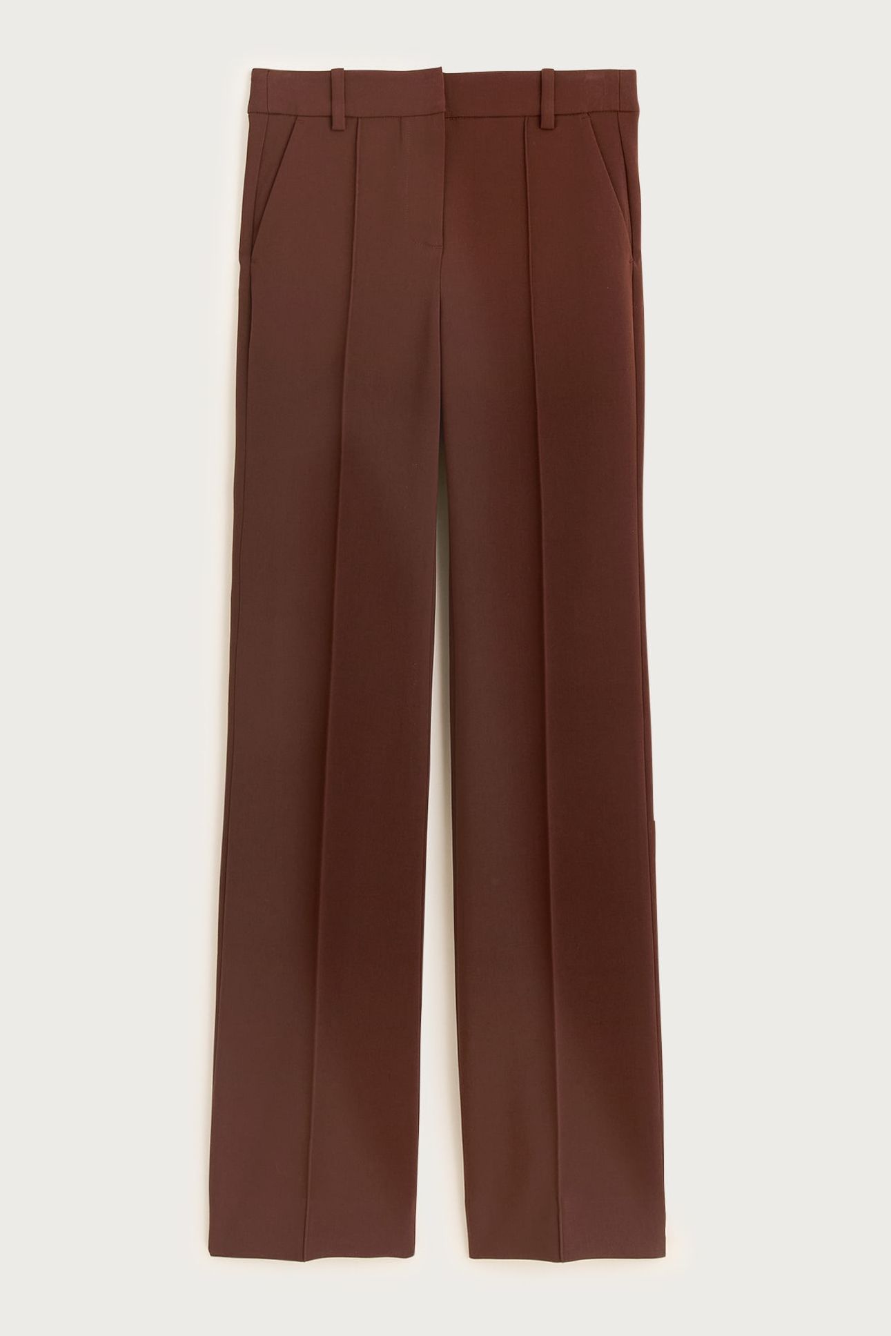 Natalia Pant in Four-Season Stretch