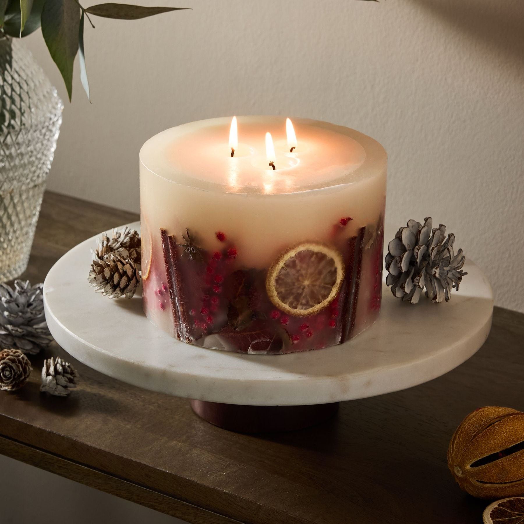 Pink Pepper &amp;amp; Cassis Collection Luxe Winter Decorative Candle