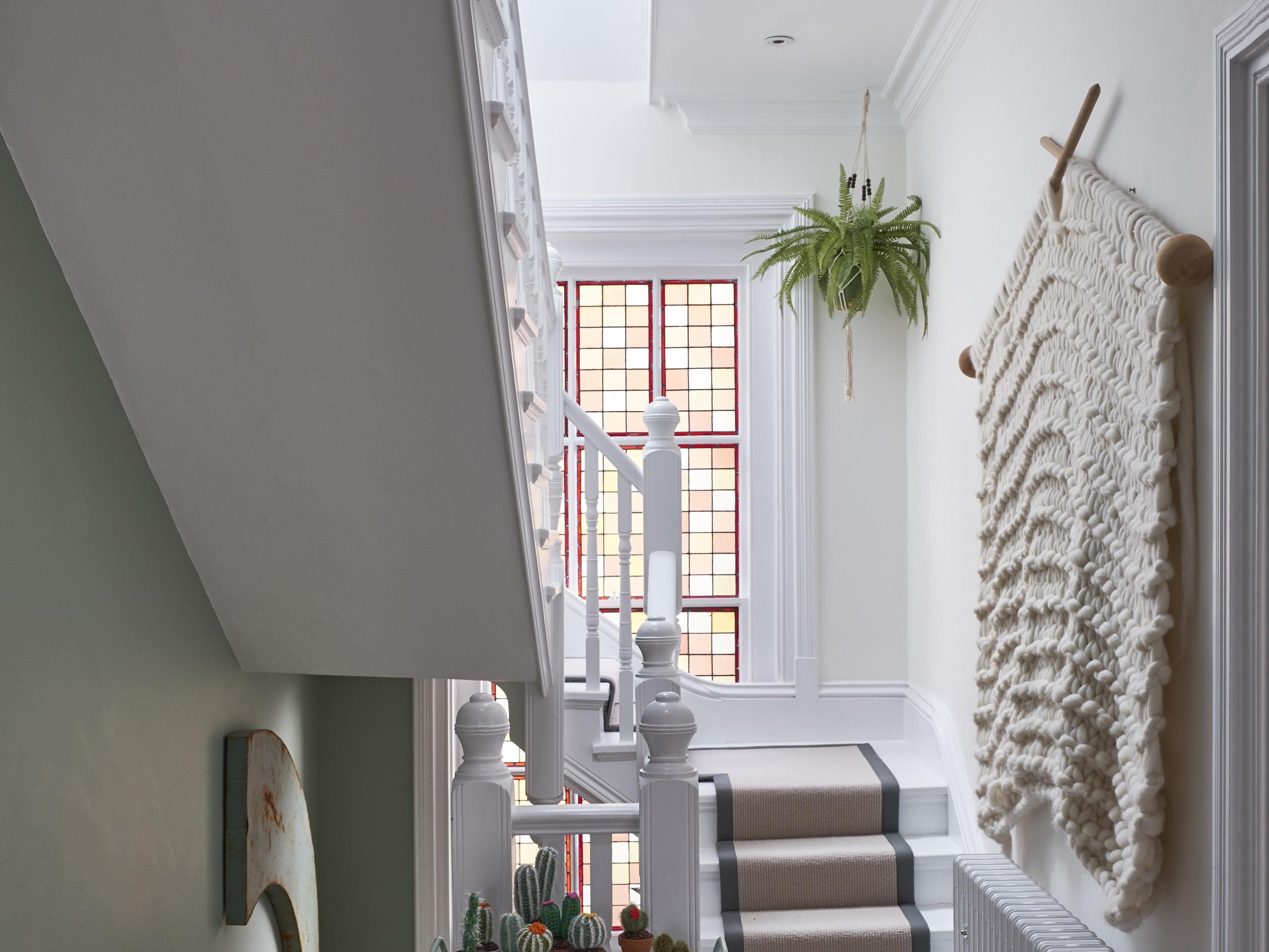 How To Paint A High Stairwell Wall - Infoupdate.org