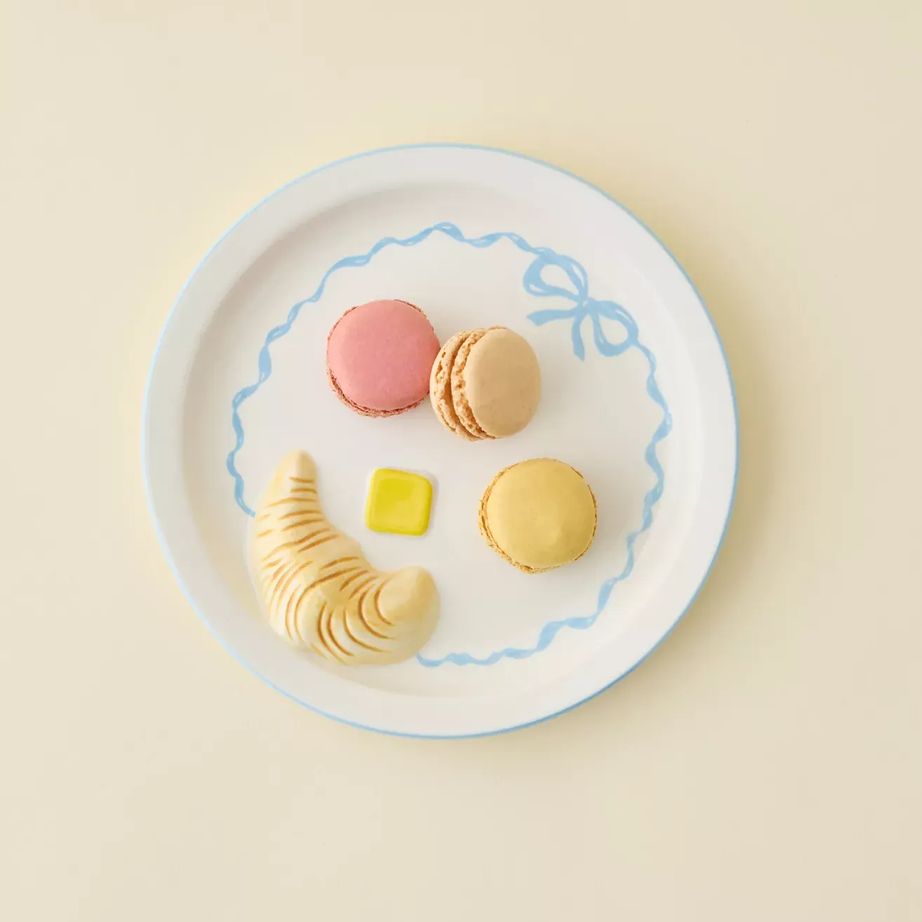 Croissant Bow Plate