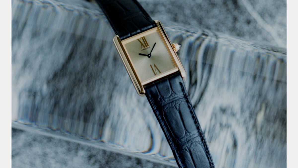 貴重 CARTIER The Tank Watch Timeless Style Cartier Tank watch: 100 years on the frontline of style