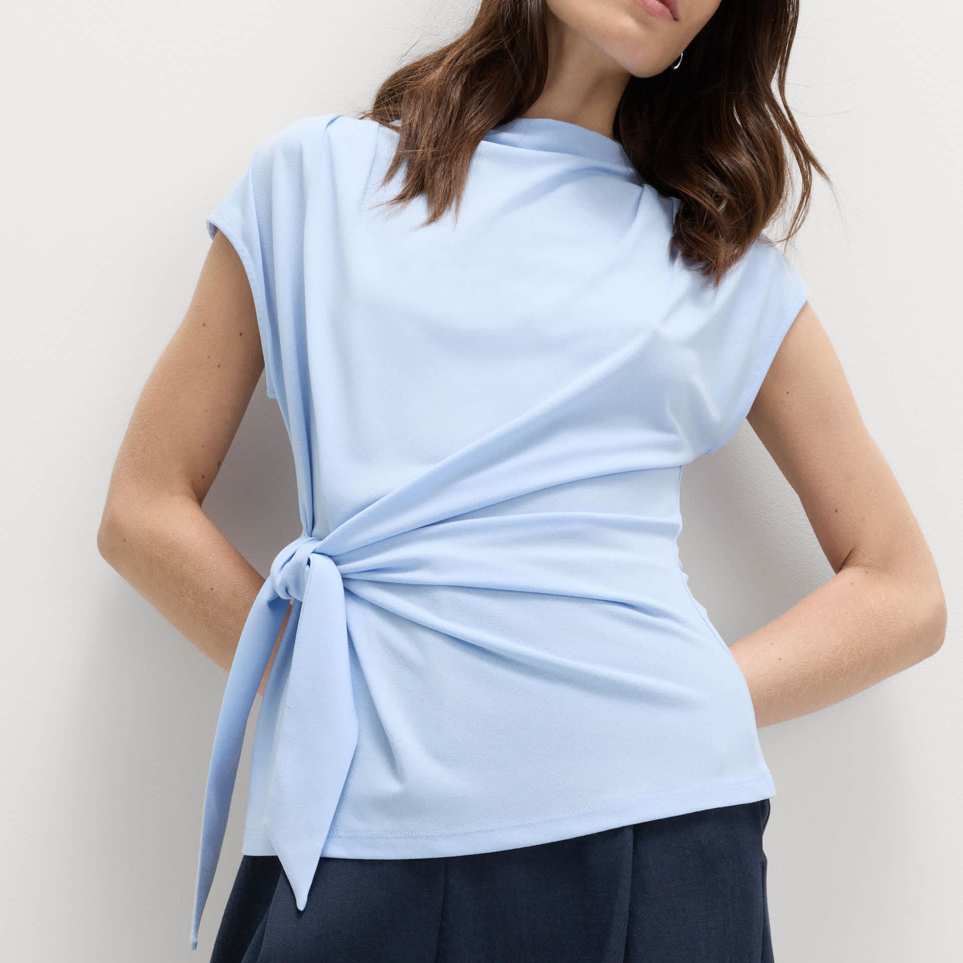 Sleeveless Knot Detail Top