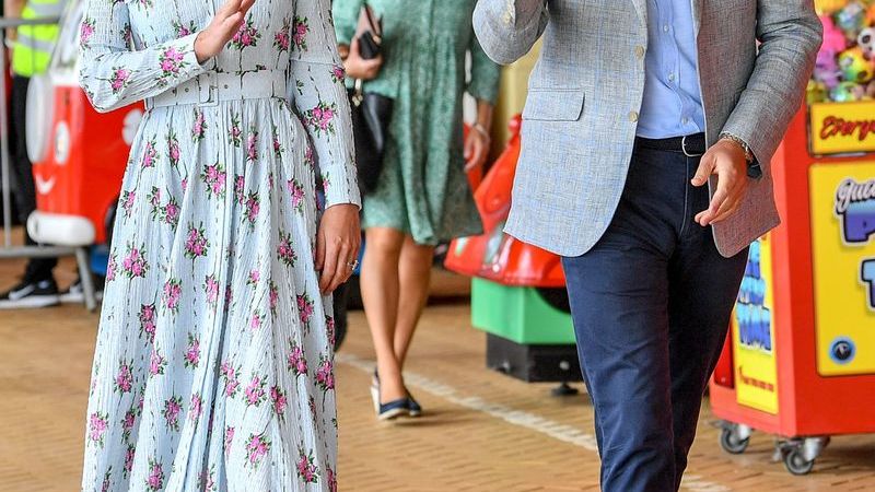 Kate Middleton Promoted Sustainable Style in a Denim Midi Dress | Marie  Claire