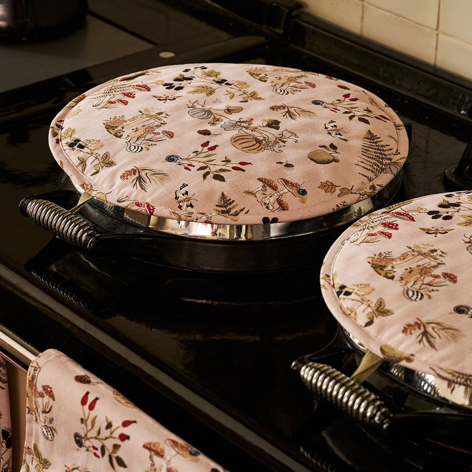 Autumn Forage Circular Hob Cover