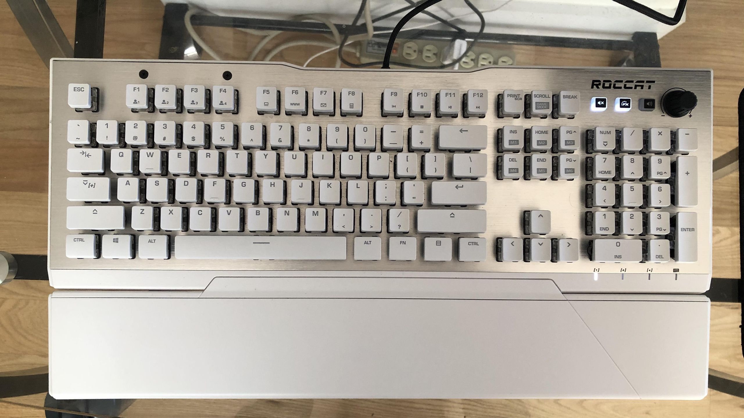 Roccat Vulcan 122 Aimo Gaming Keyboard Review: White, Bright and