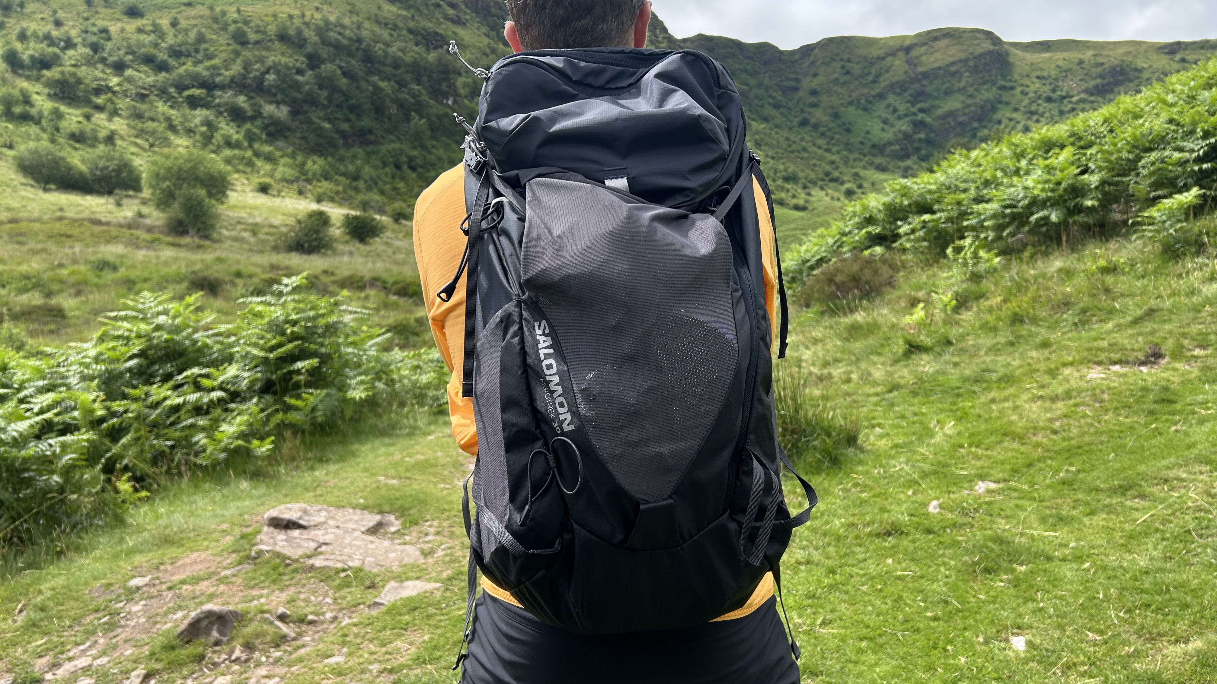 バッグ SALOMON AEROTREK 30 M/L Salomon Aerotrek 30 daypack review: a great lightweight